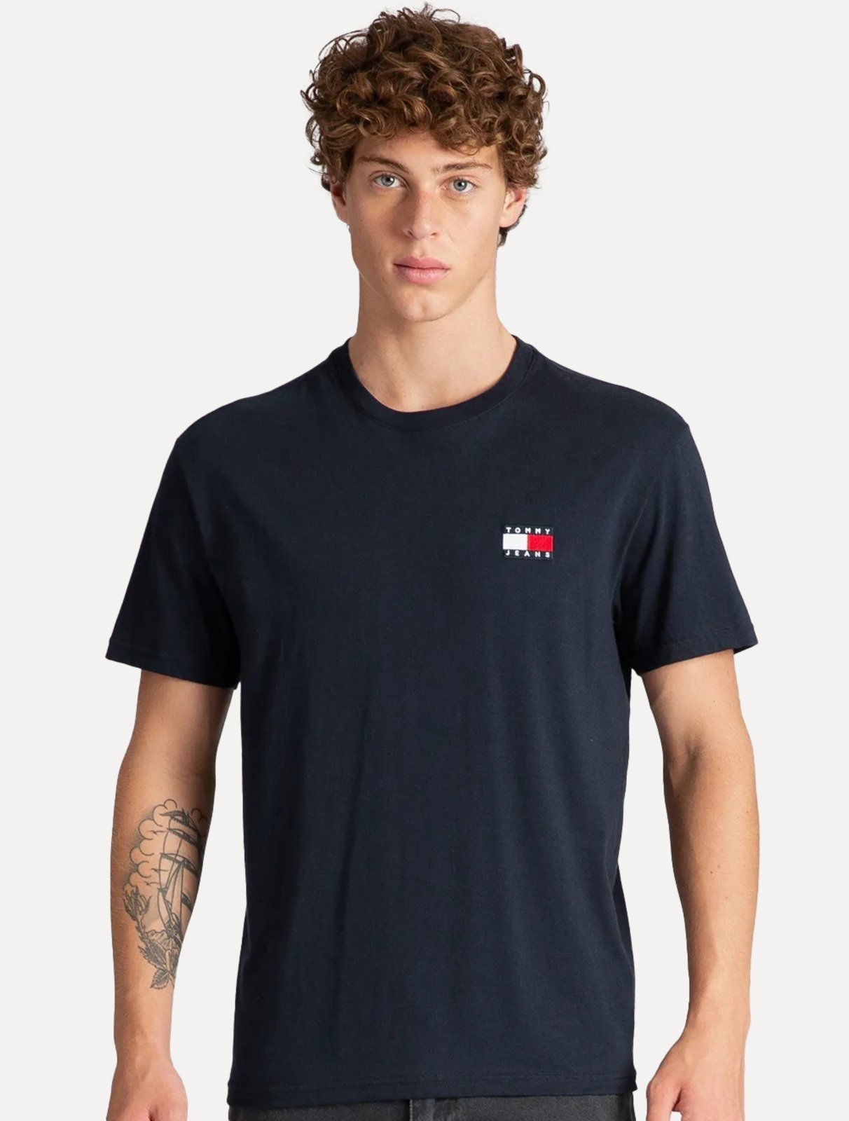 Camiseta Tommy Hilfiger Masculina Regular Badge Logo Tee Azul Marinho