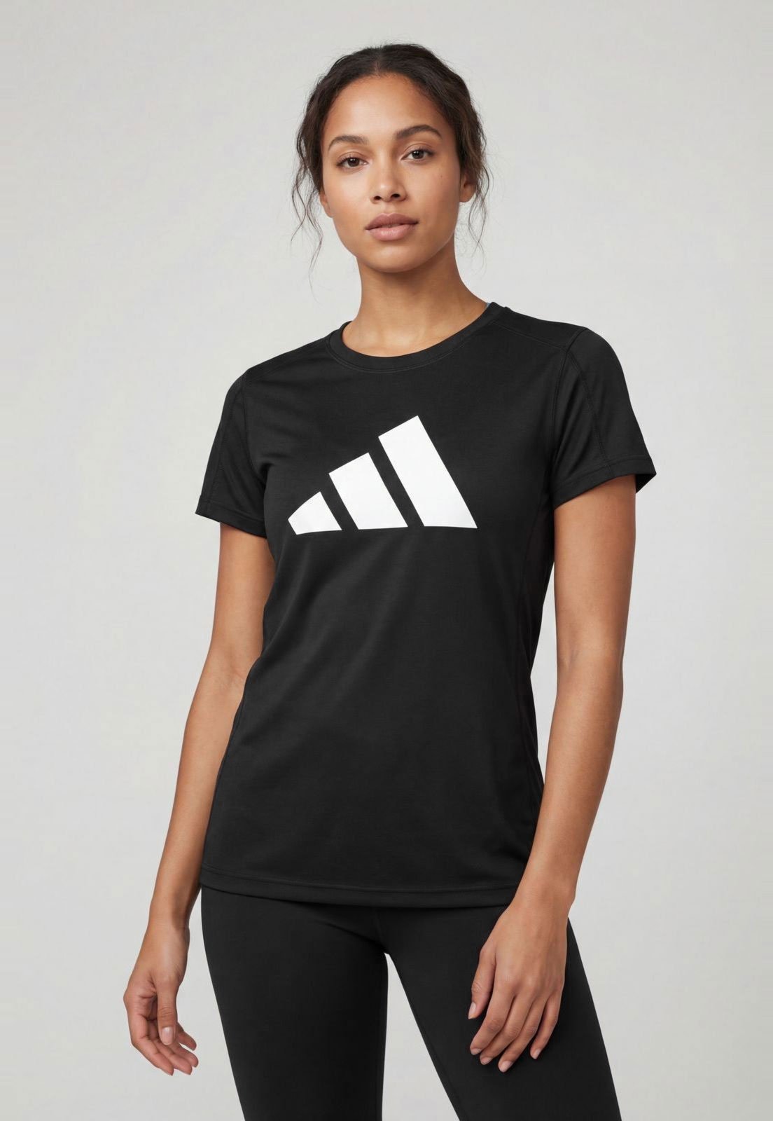 Camiseta Feminina adidas Performance Essentials Logo Preta