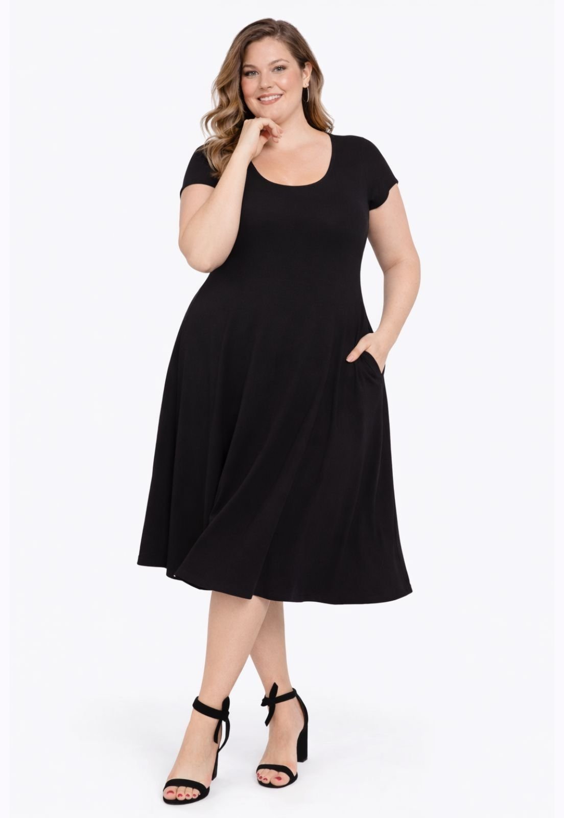 Vestido Plus Size Midi Preto