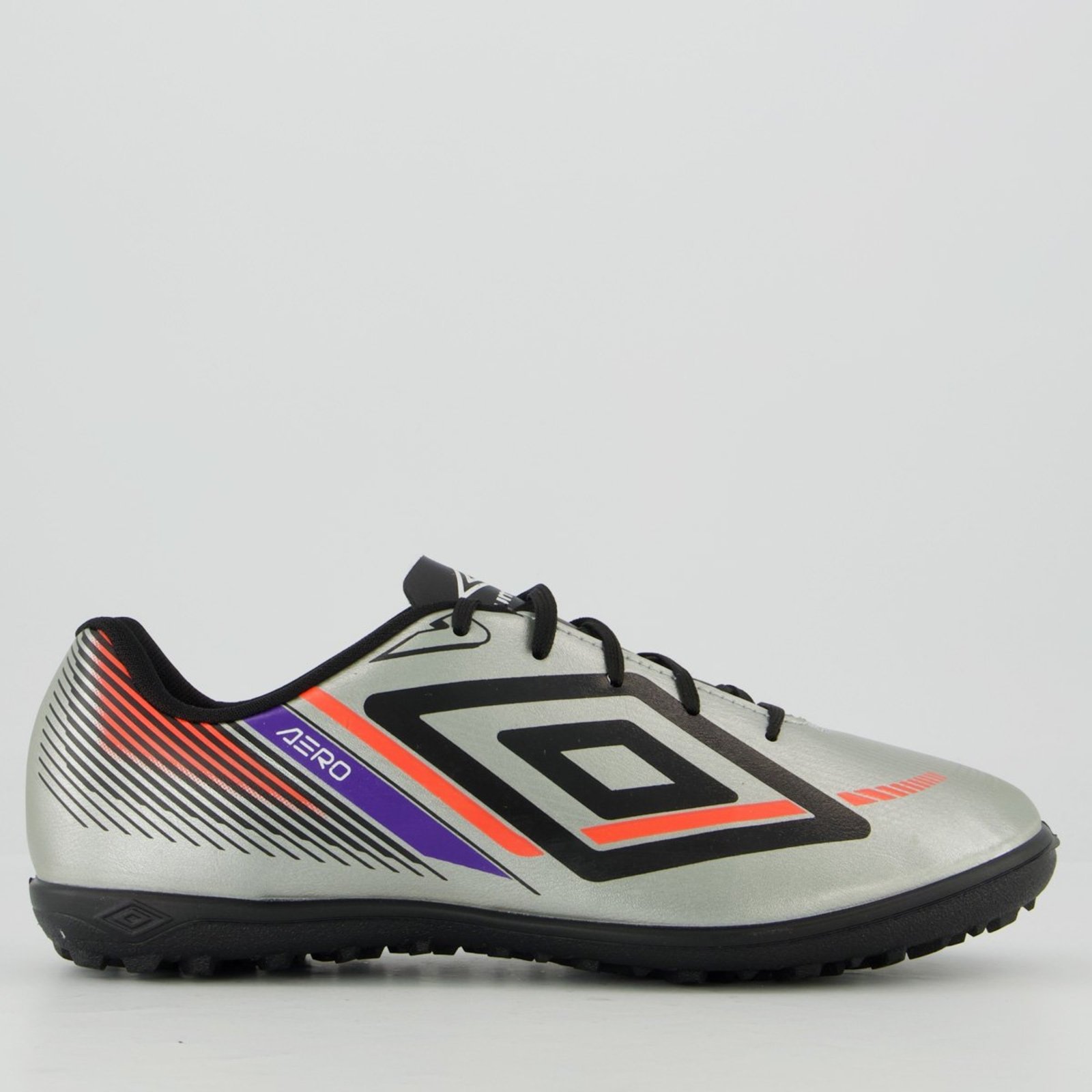 Chuteira Umbro Aerodynamic Society Prata e Preta