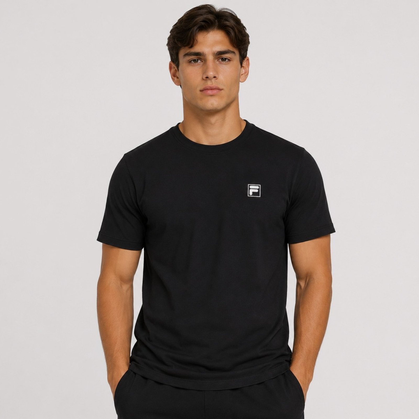 Camiseta Fila Comfort Classic Logo Preta e Branca
