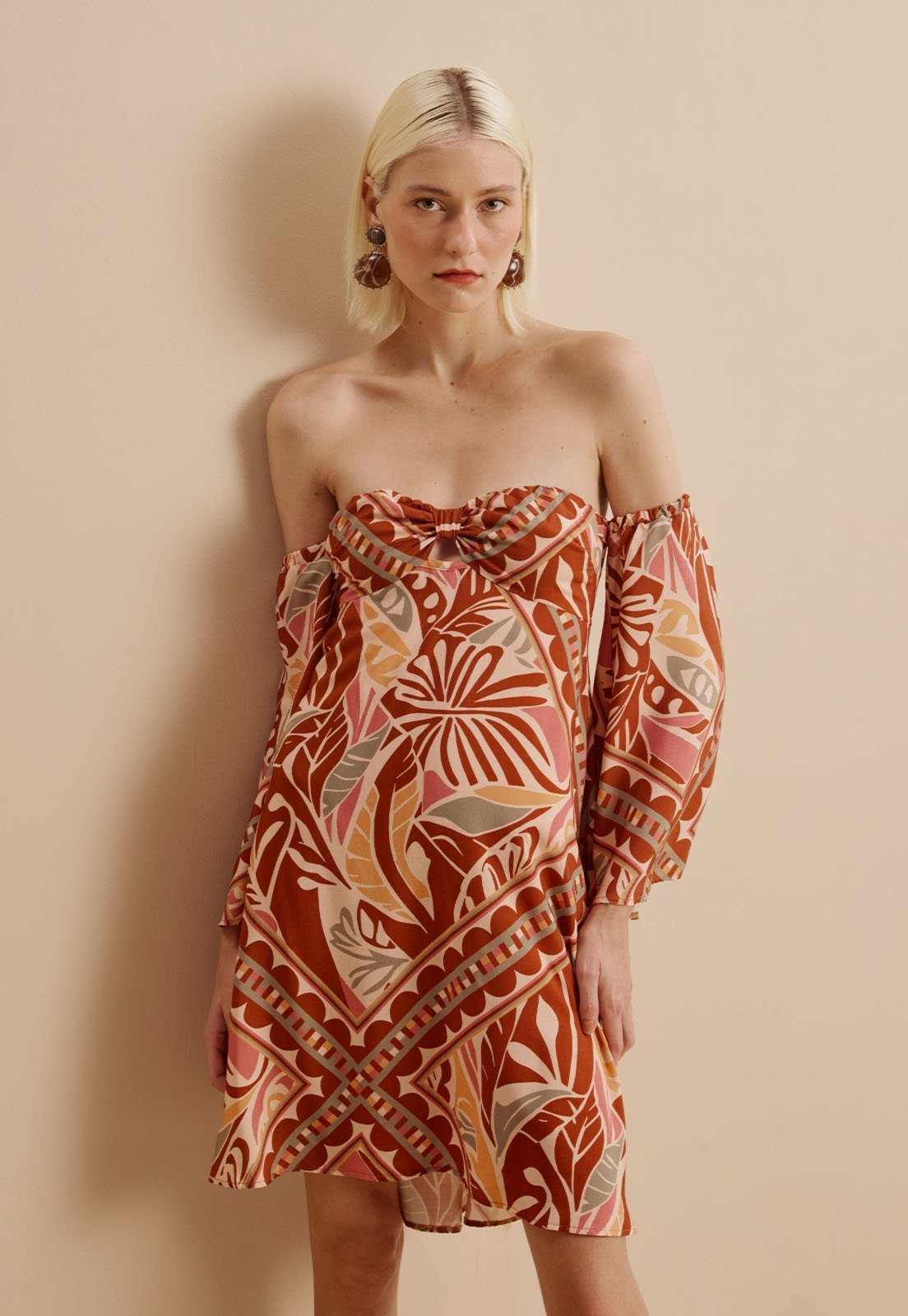 Vestido Curto Ombro a Ombro Azulejaria