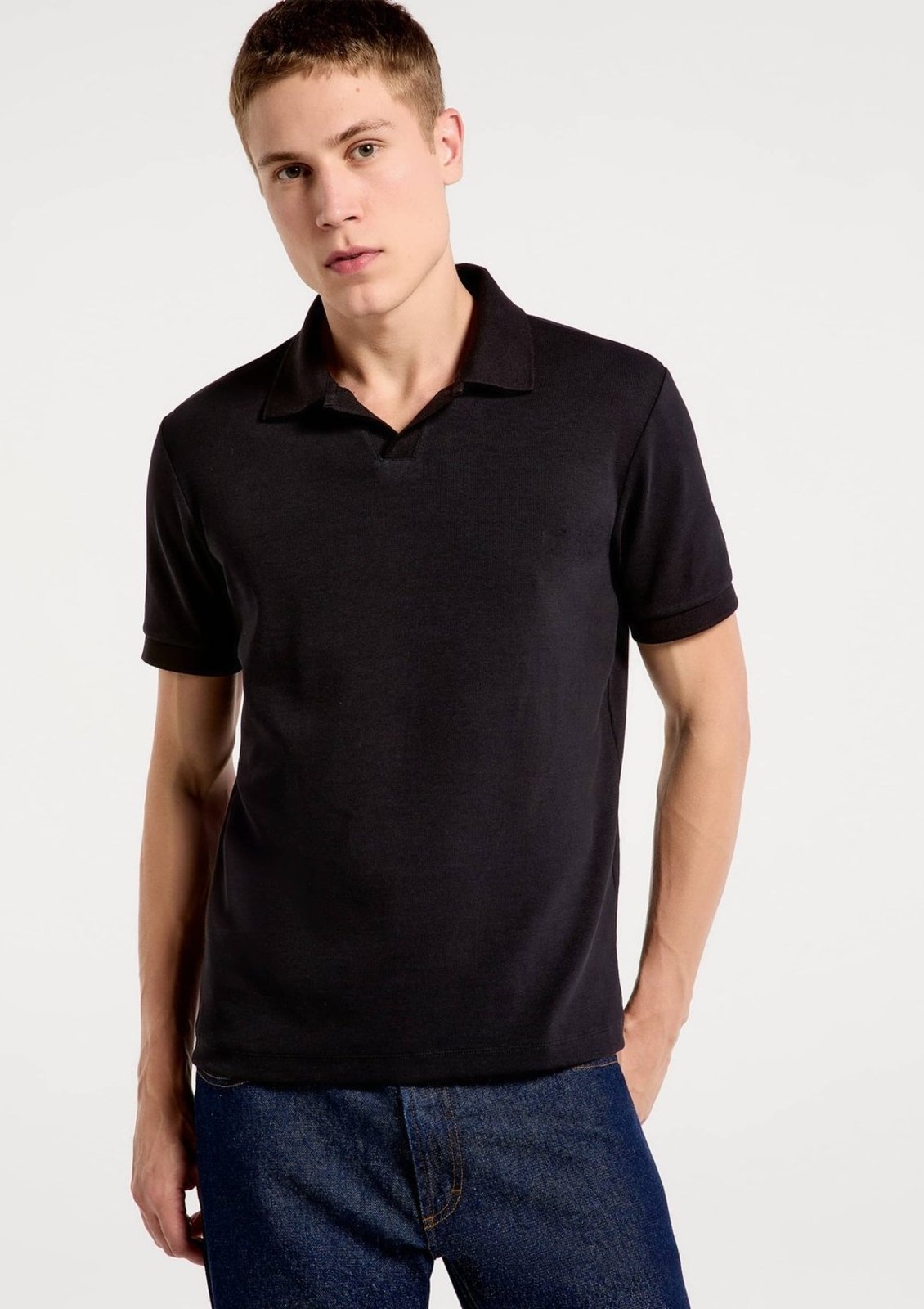 Camisa Polo Masculina Gola V Em Malha Premium Hering
