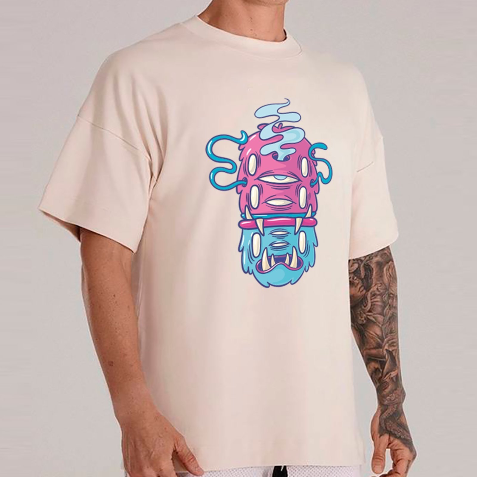 Camiseta Ousy Monstro Surreal Oversized Unissex Off White