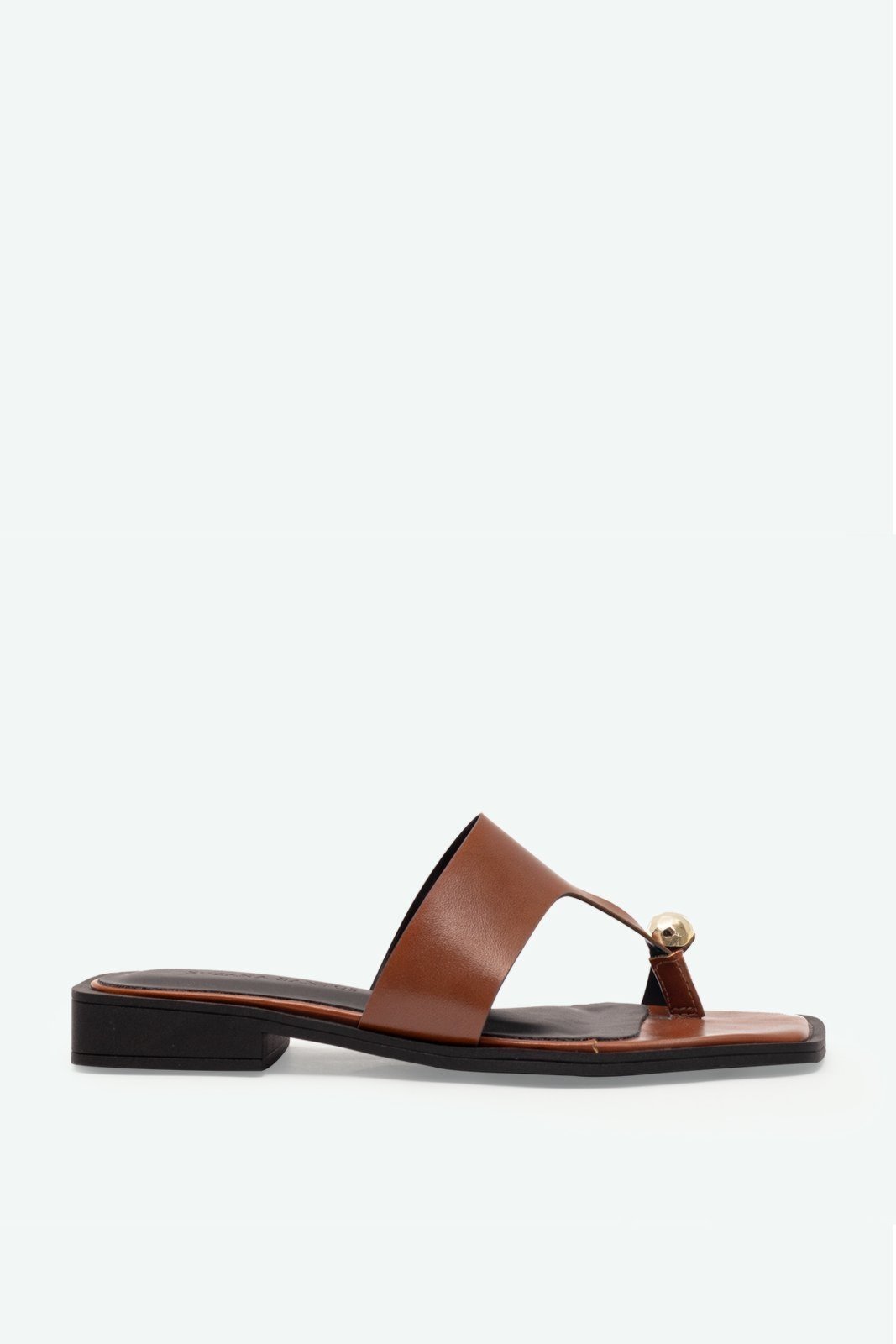 Flat Halle Caramelo Suzana Santos