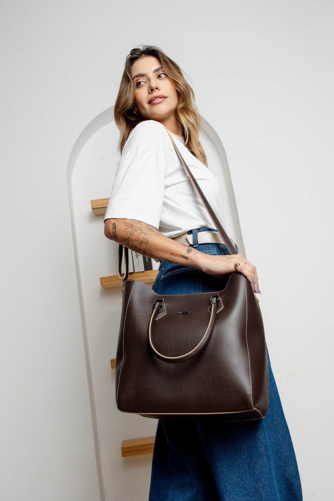 Bolsa Sacola Transversal e Necessarie Retta Café