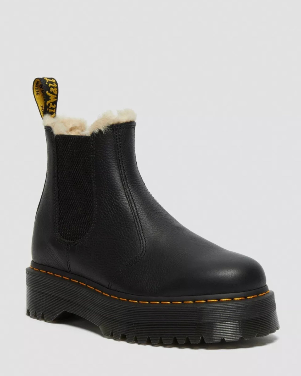Bota 2976 Quad Platform Chelsea with Synthetic Lining Dr. Martens
