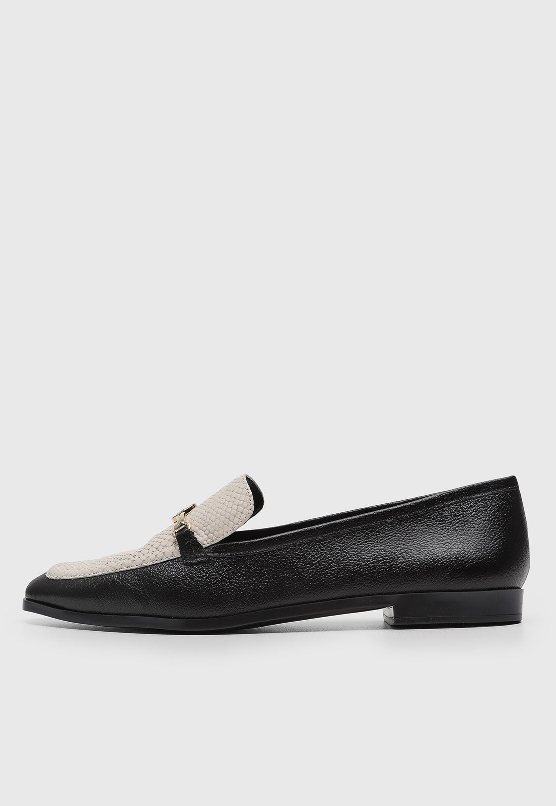 Mocassim Loafer Feminino Jorge Bischoff Detalhe Metálico Preto