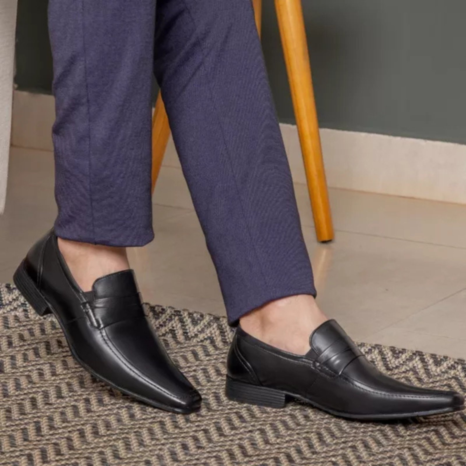 Sapato Social Masculino Loafer Clássico Bico Fino Sem Cadarço Sola de Borracha Confortável e Elegante