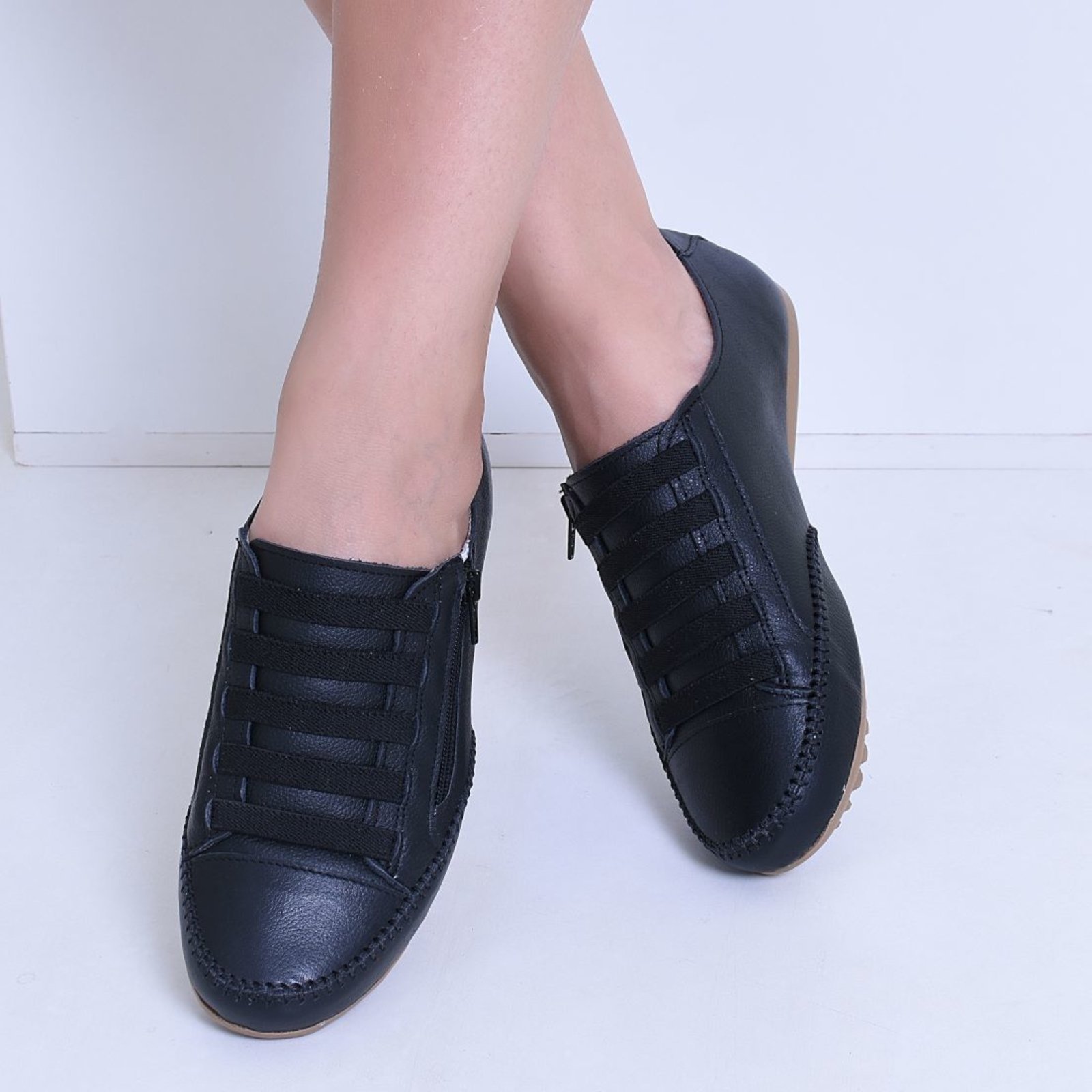 Sapatênis Feminino Confort De Couro Com Zíper Cor Preto