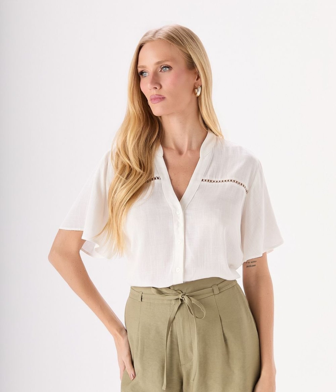 Blusa Makenji Detalhe Frente Feminina Off White