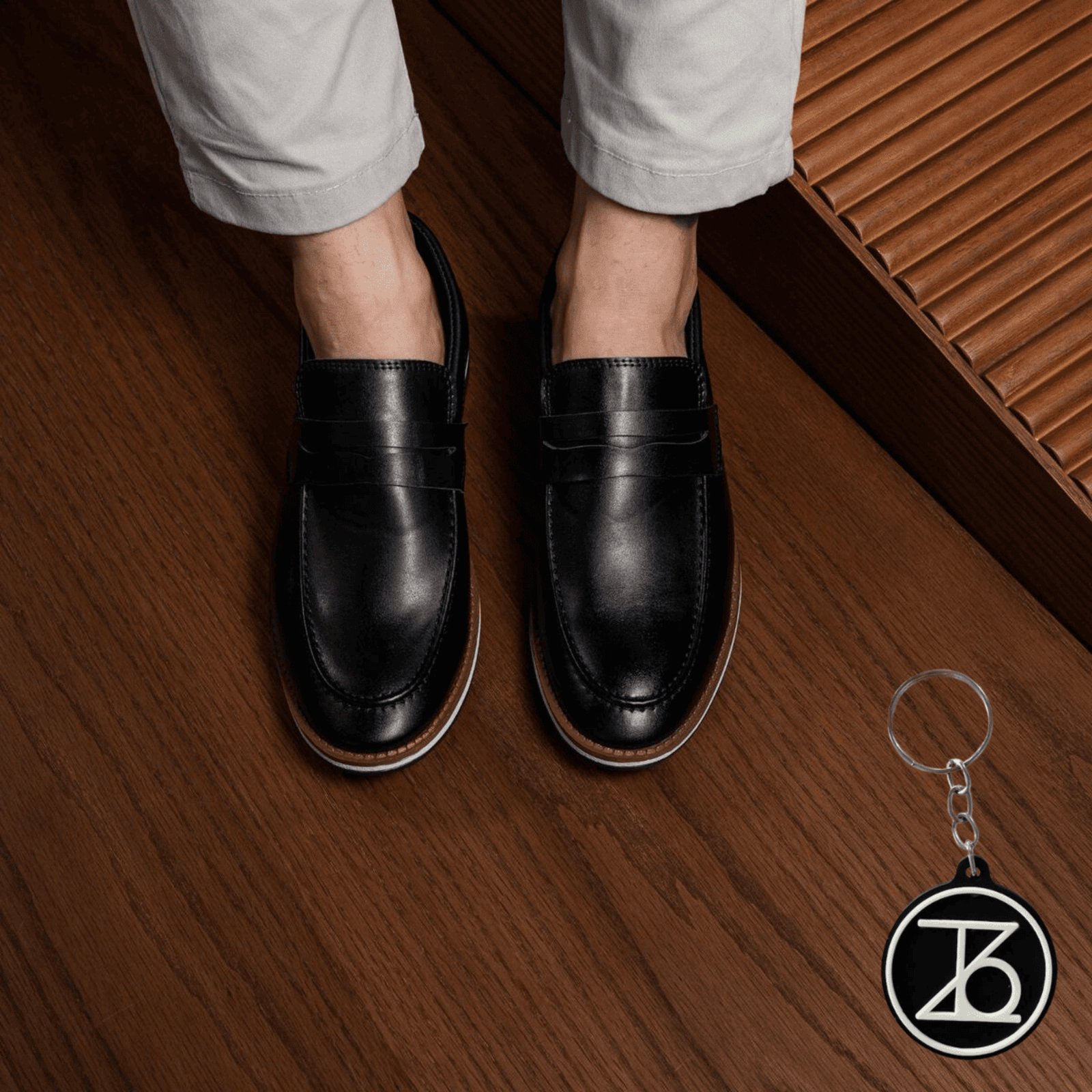 Sapato Masculino Mocassim Social Milan Moderno e Versátil + Brinde Chaveiro Thézb