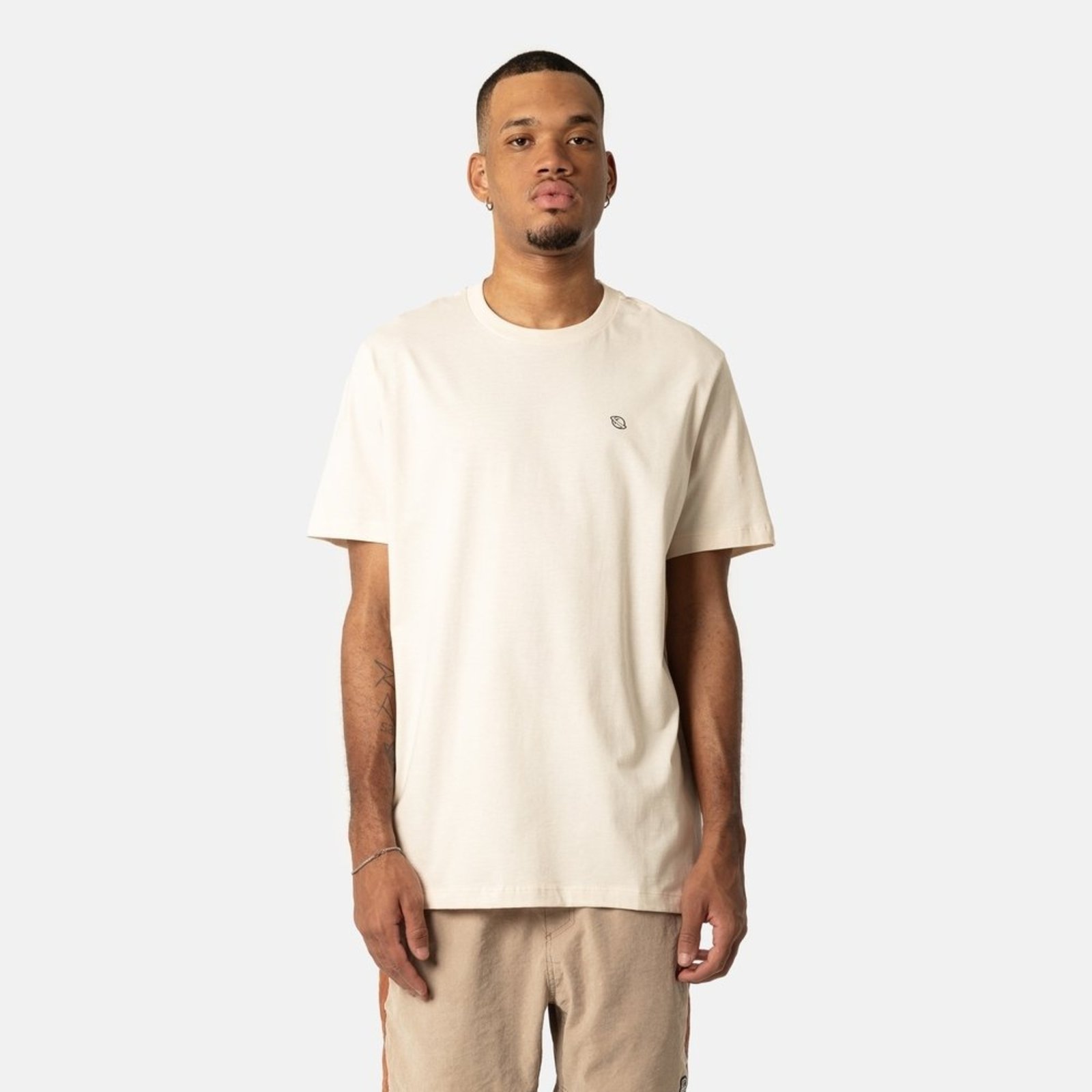 T-Shirt Basics Saturno Tapioca