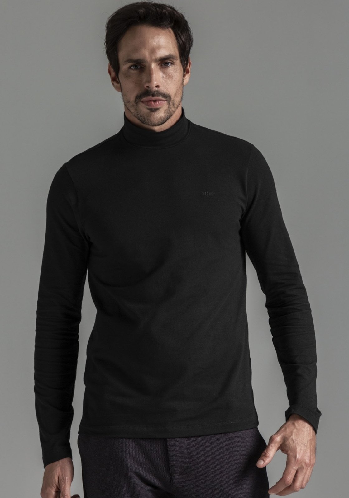 Camiseta Manga Longa em Malha Cotton com Gola Alta