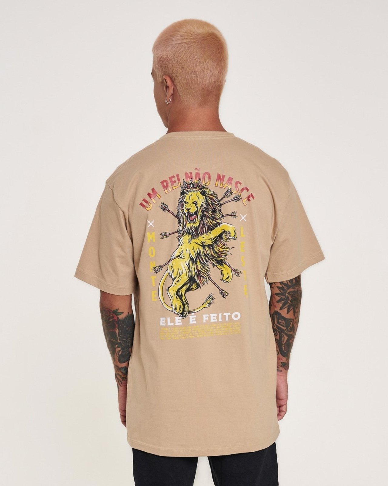 Camiseta Regular Estampada - Leão Areia