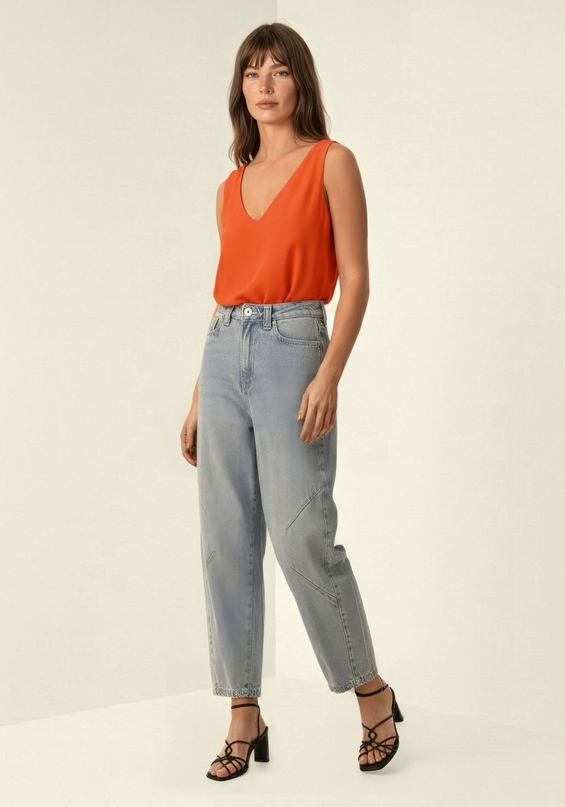 Blusa Regata Solta Com Decote Em V Em Viscose Responsável