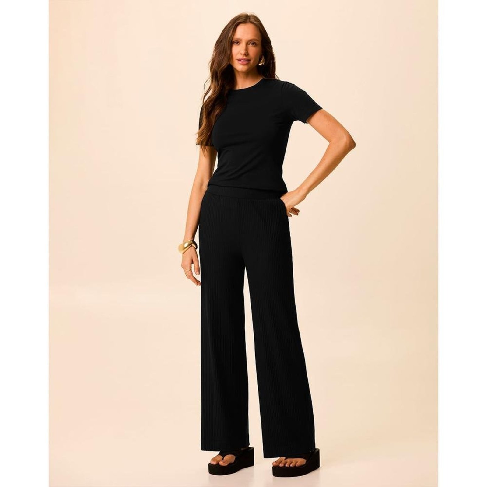 Calça Básica Feminina Wide Leg Bolso-Faca Em Malha Viscose Canelada