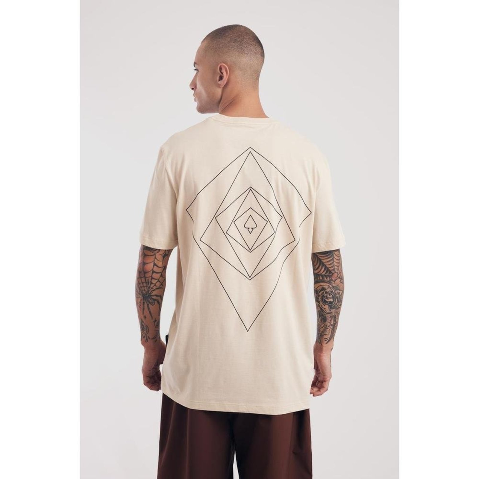 Camiseta Regular Costas Pipa Invertida Bege Nevoeiro