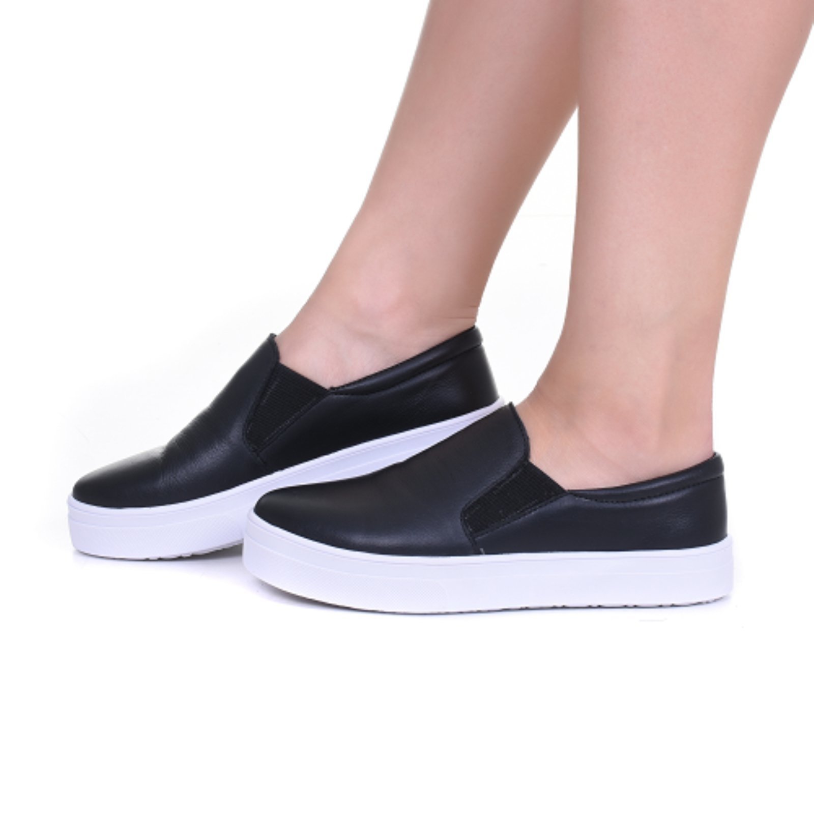 Tênis Slip On Feminino de Couro Comfort Preto