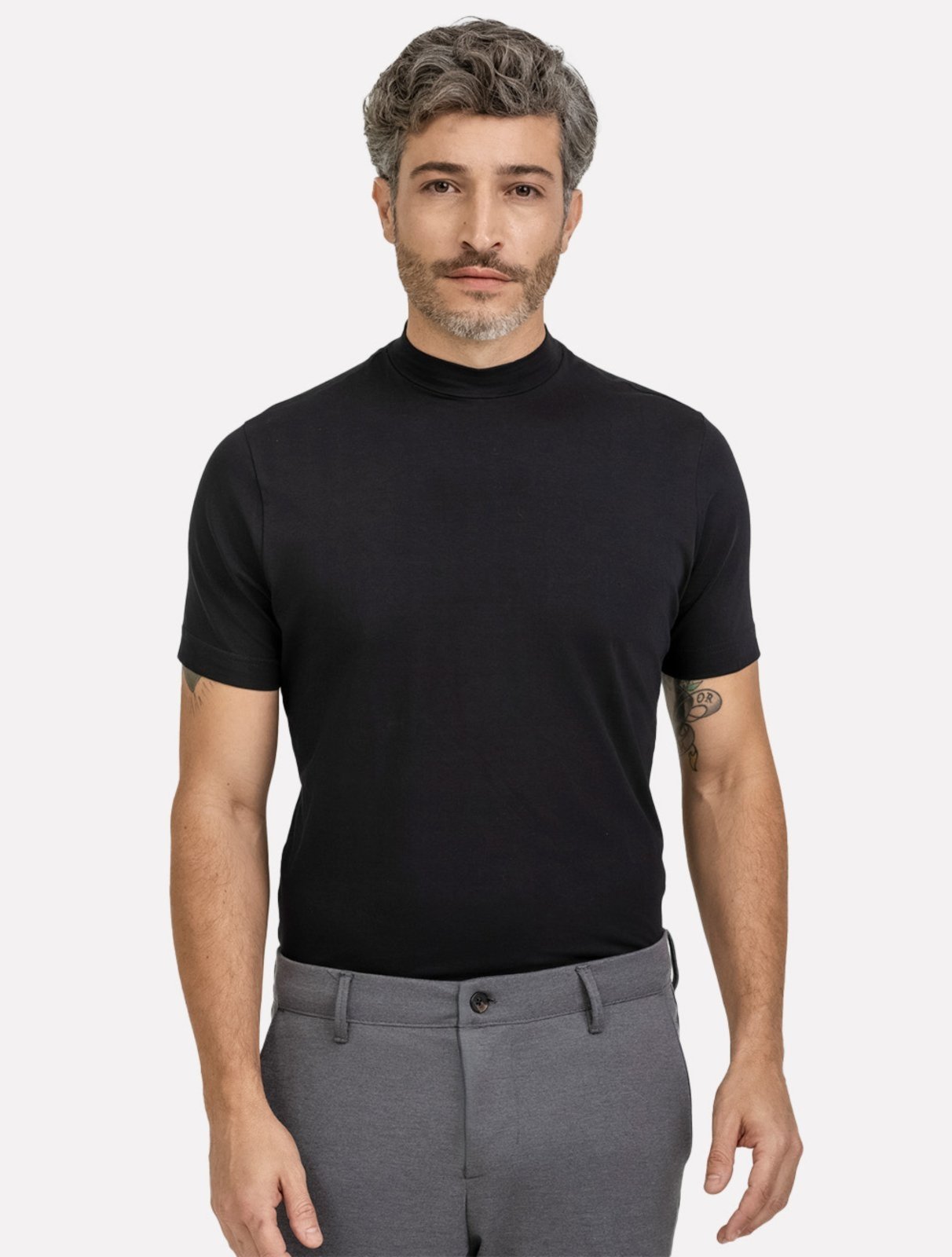 Camiseta K&J Black Regular Fio Egípcio Flex Gola Alta Preta