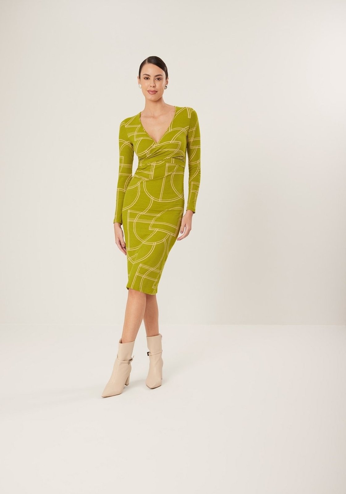 Vestido Estampado Midi Em Malha Canelada Com Recorte Frontal