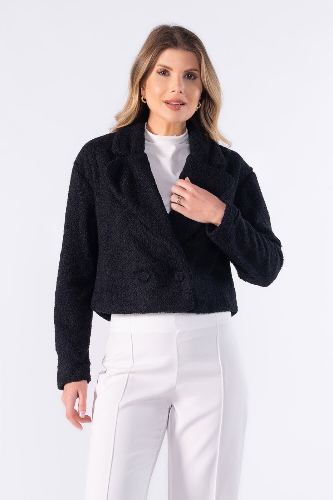 Casaco cropped pelinho Preto