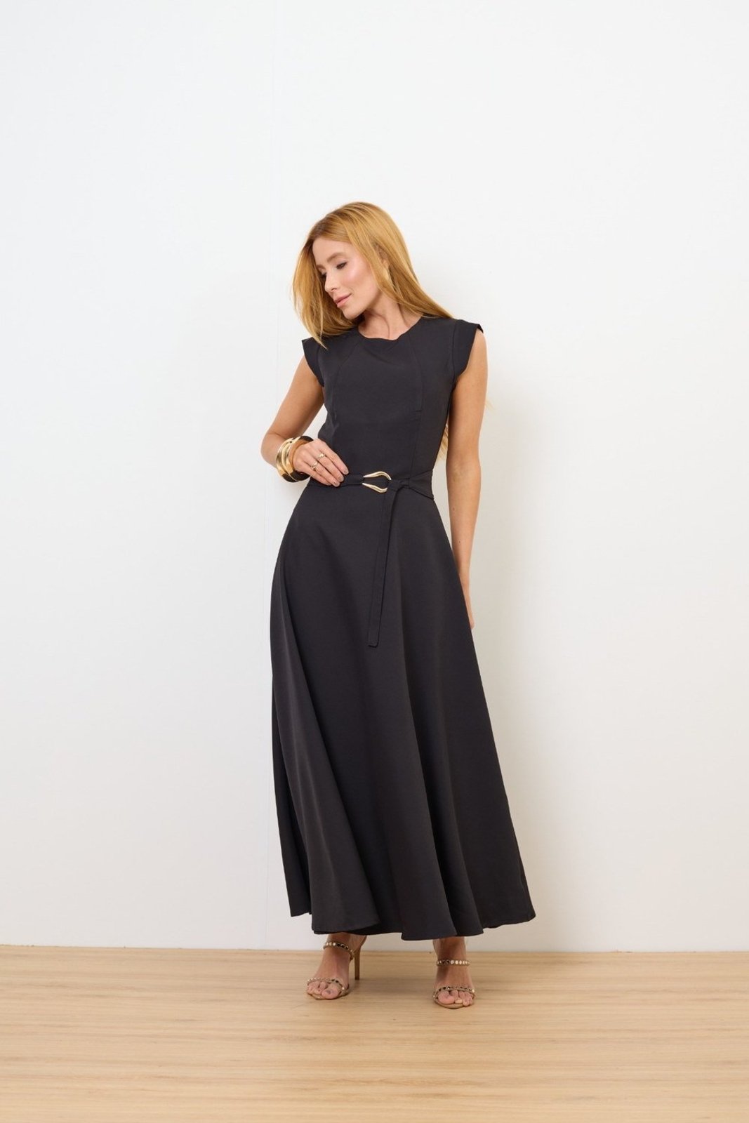 Vestido Vanibele Super Midi Preto