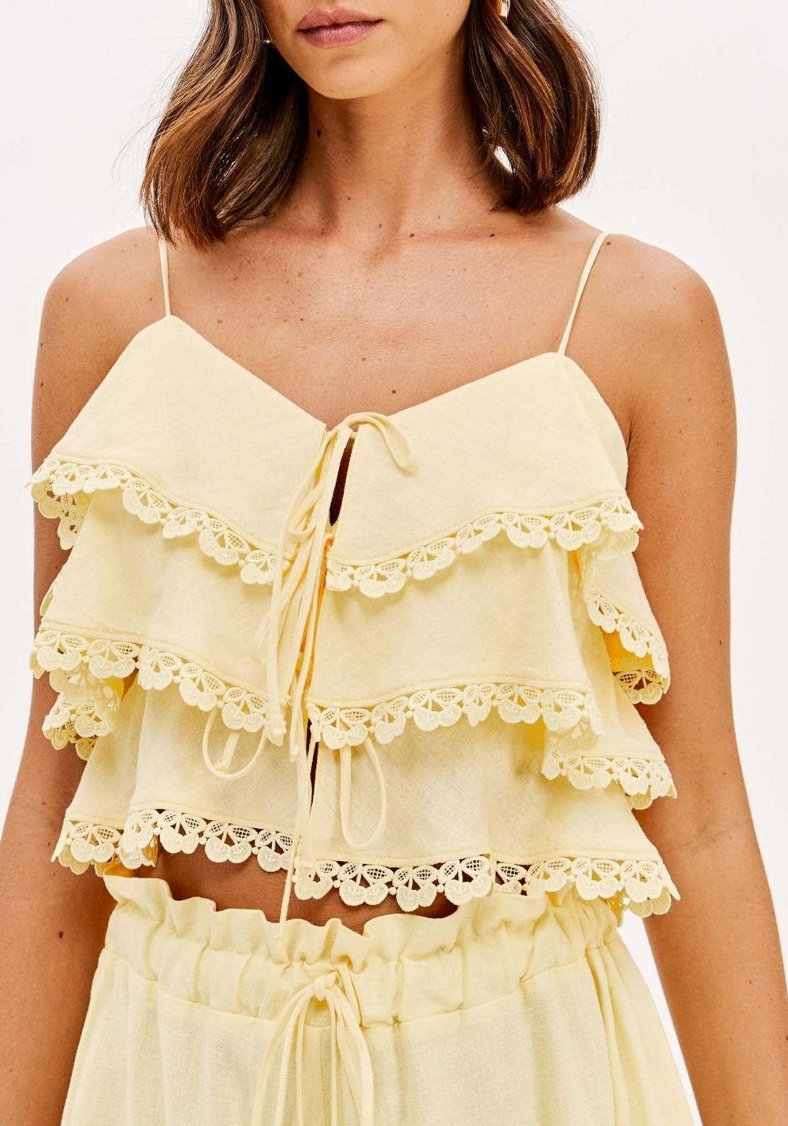 Vista 3 Blusa De Alças Com Amarrações E Linho Lança Perfume amarelo Lança Perfume amarelo