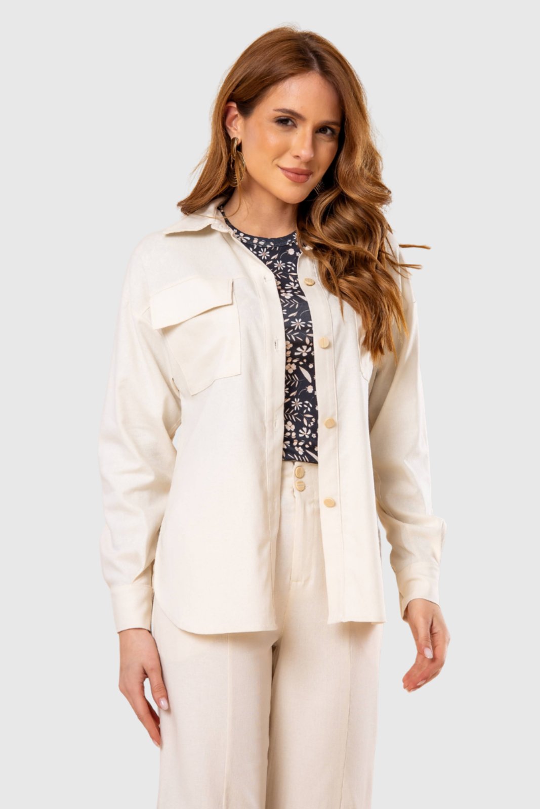Camisa Feminina Amora Café com Bolsos Creme