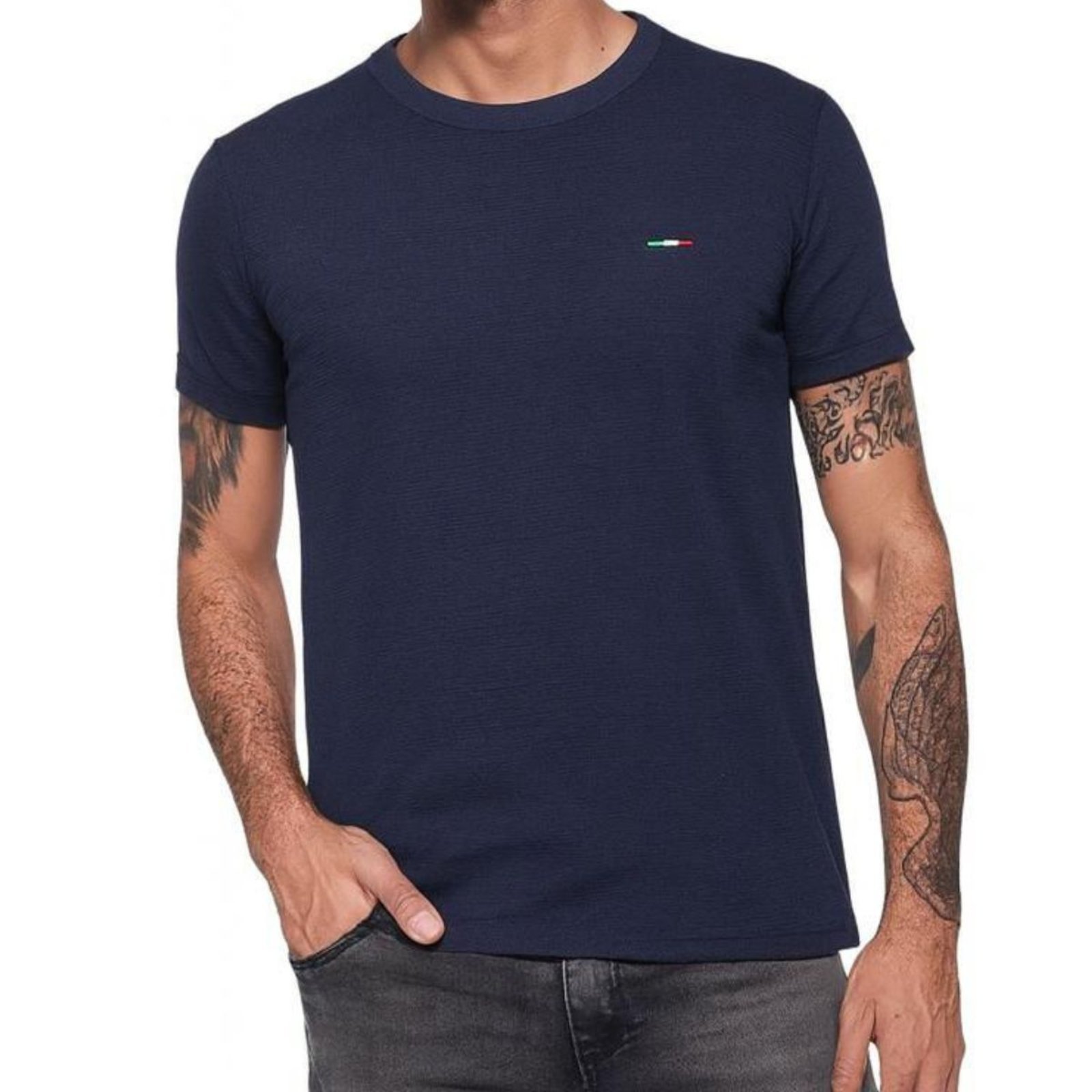 Camiseta Masculina Industrie Malha Fusion Premium Estilo Europeu com Bordado Exclusivo Itália Marinho