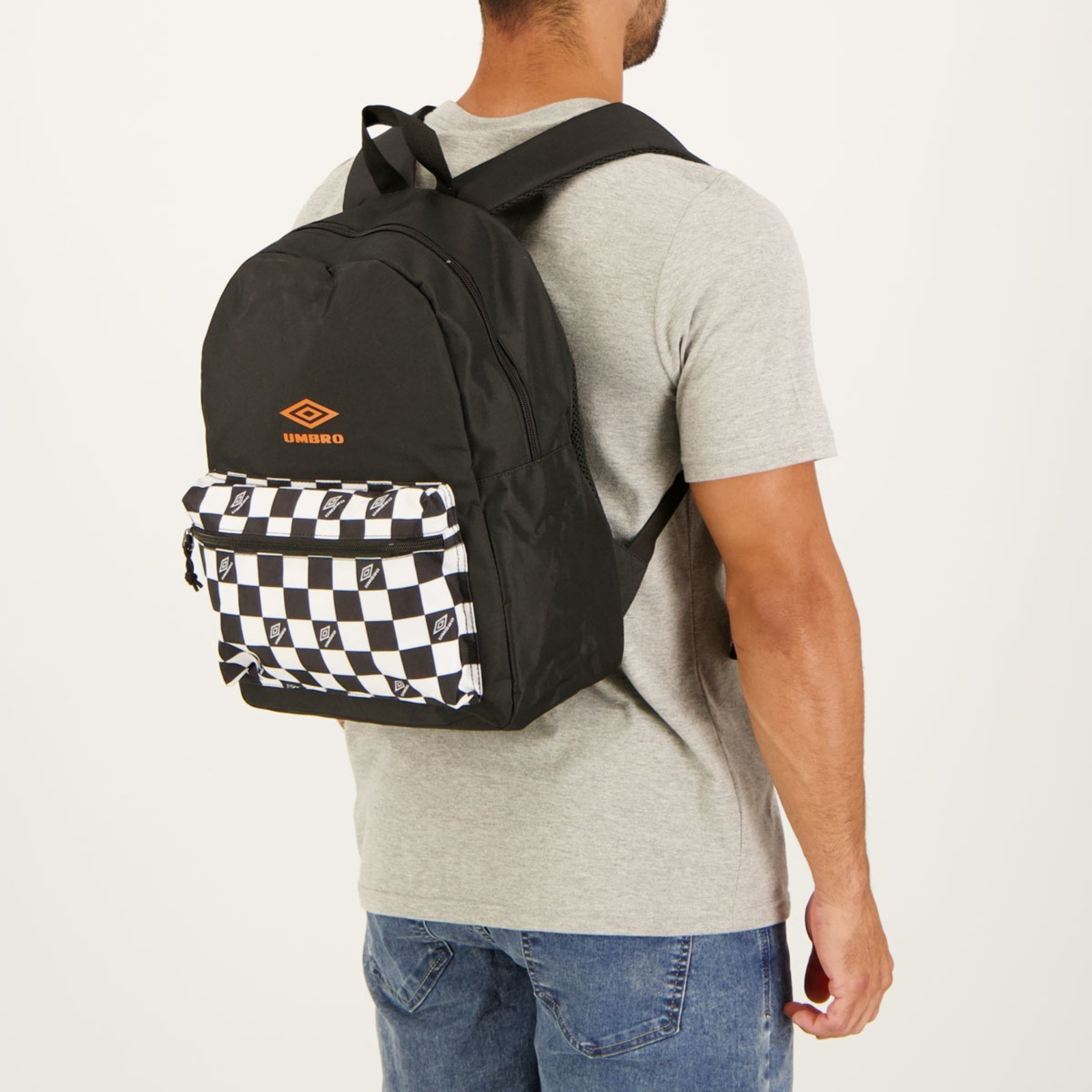Mochila Umbro Chess Waves Preta e Branca