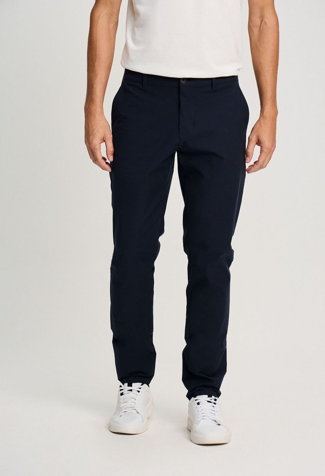 CALÇA DOCTHOS SLIM SARJA EM POLIAMIDA REPELENTE A LÍQUIDO CALÇA DOCTHOS SLIM SARJA EM POLIAMIDA REPELENTE A LÍQUIDO 029 AZUL NOITE 40