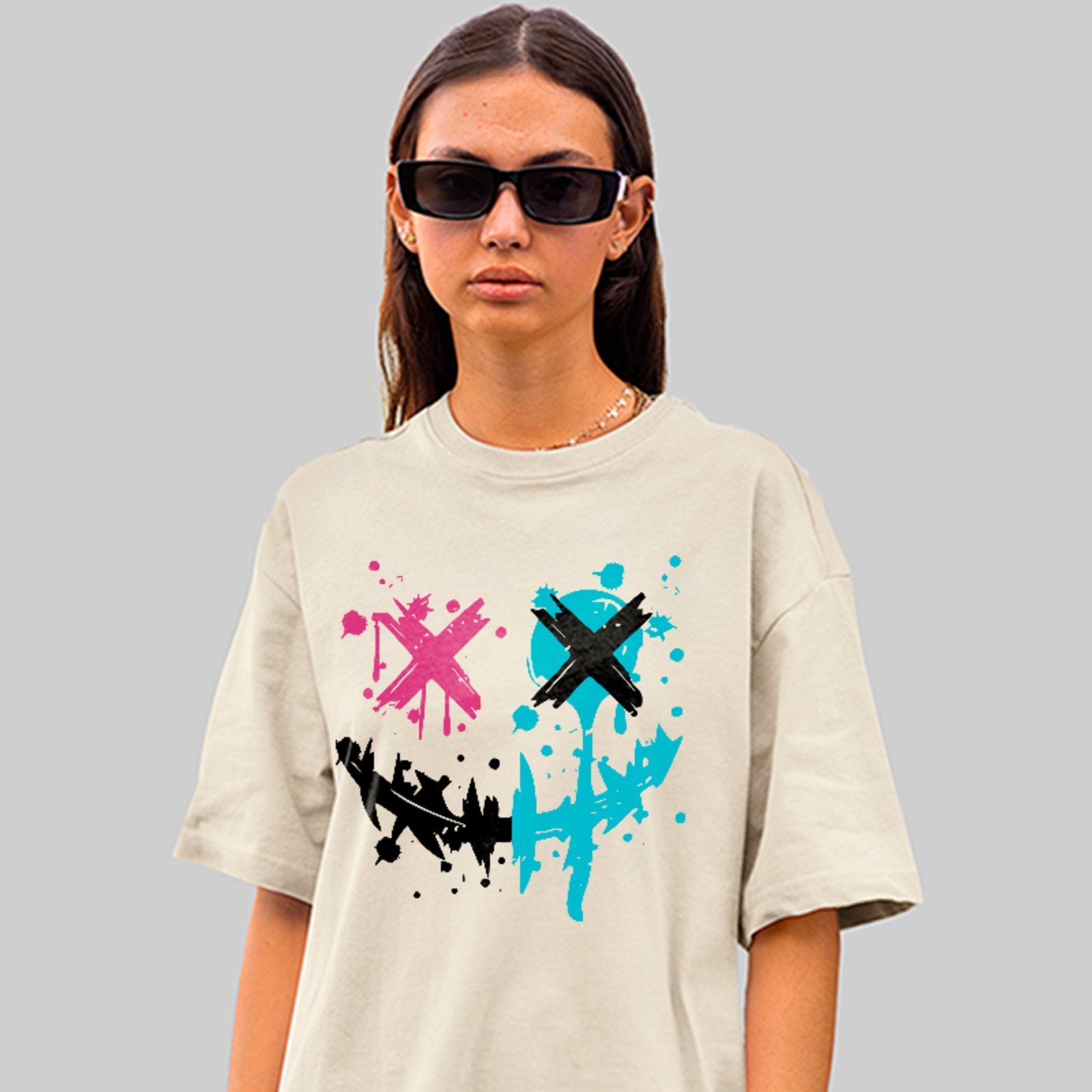 Camiseta Oversized Premium Urban Graffiti Smiley Punk Unissex Off White