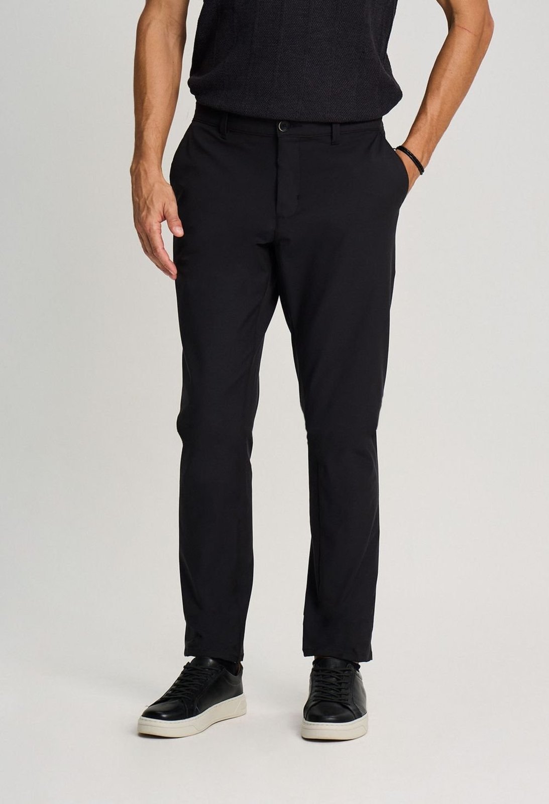 CALÇA DOCTHOS SLIM SARJA POLIAMIDA CALÇA DOCTHOS SLIM SARJA POLIAMIDA 101 PRETO CAPIONE 44