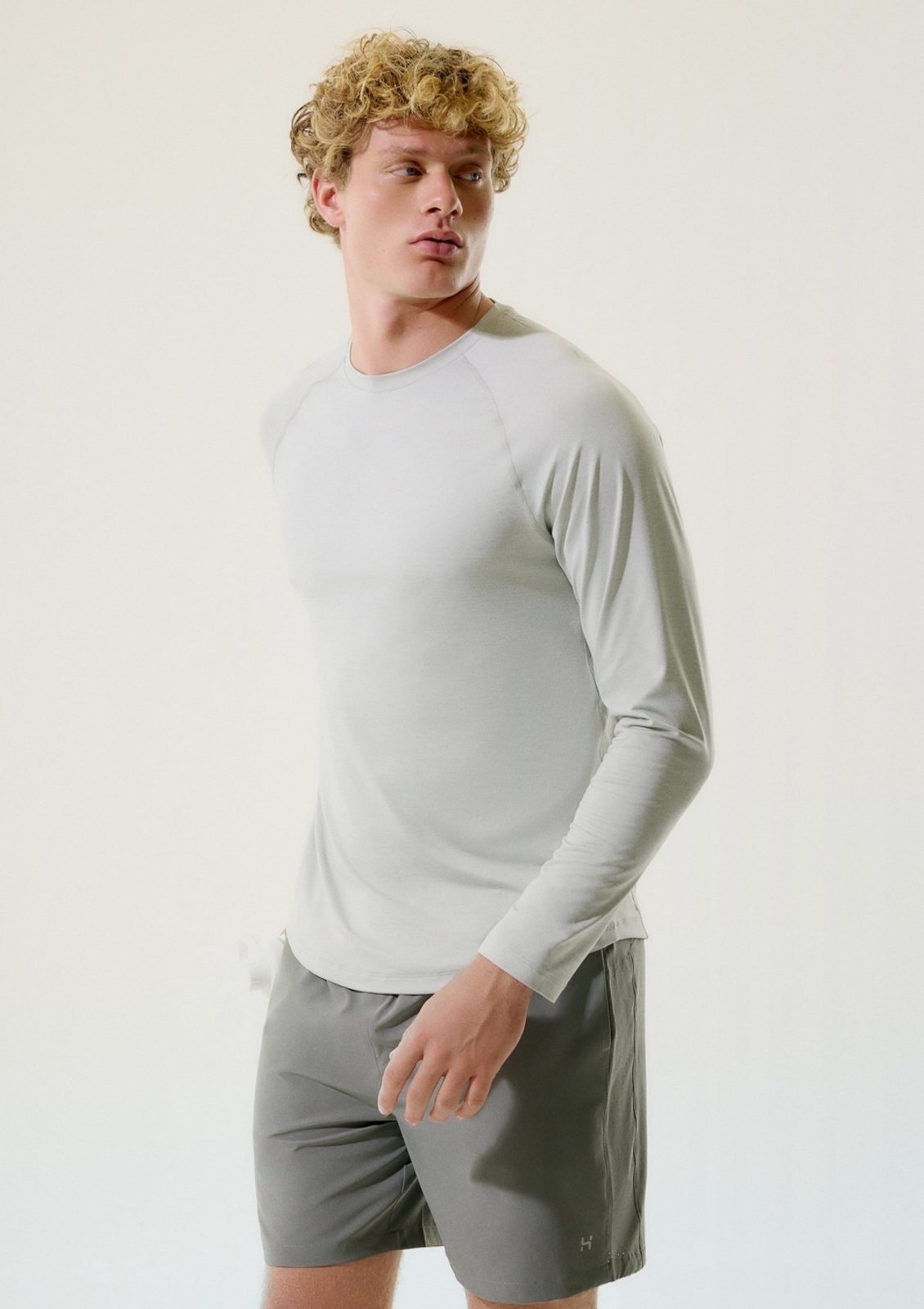 Vista 2 Camiseta Esportiva Masculina Manga Longa Raglan Hering HERING SPORTS cinza HERING SPORTS cinza