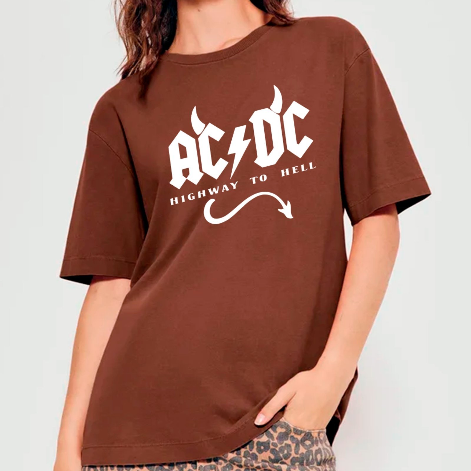 Vista 2 Camiseta Ousy Básica AC DC Ícone do Rock Highway To Hell Unissex marrom ousy marrom
