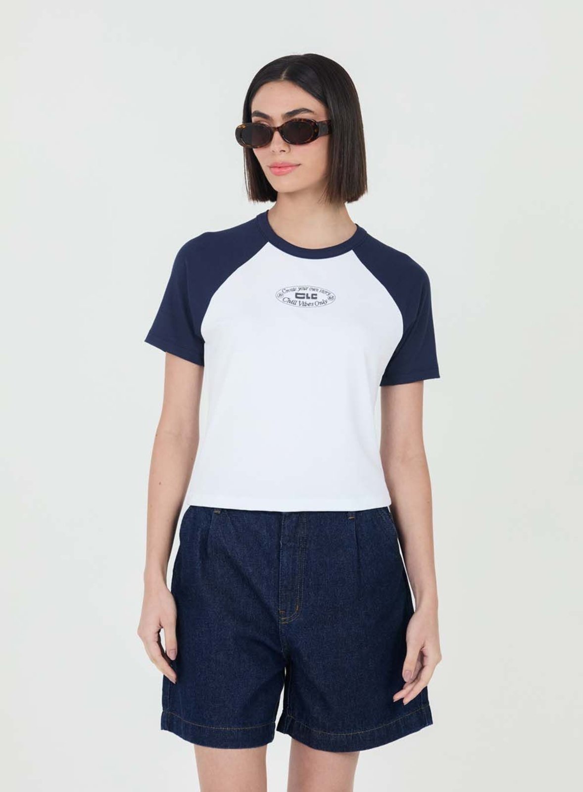 Camiseta Baby Look Manga Raglan Colcci CLC Branco