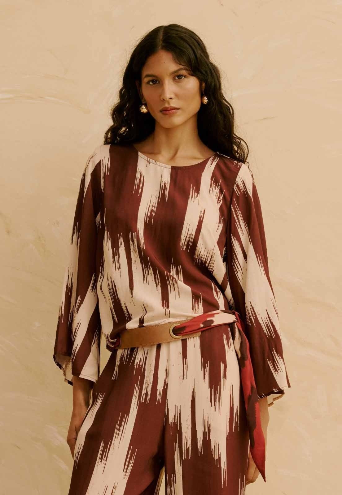 Vista 2 Blusa Com Manga Estampada Amantani CaCay marrom CaCay marrom