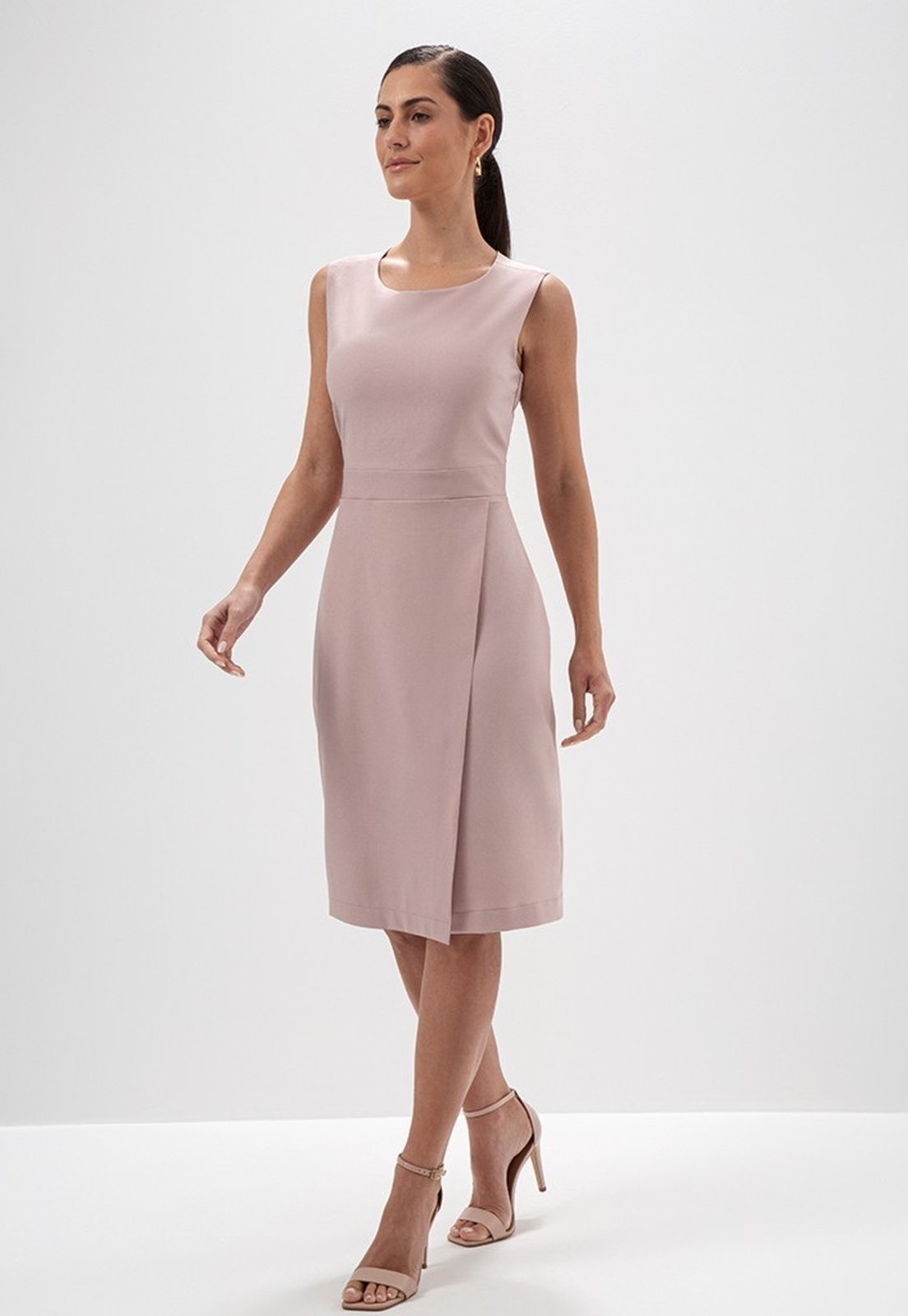 Vestido Tubinho sem Manga Clássico de Alfaiataria Nude Rosê Ivone