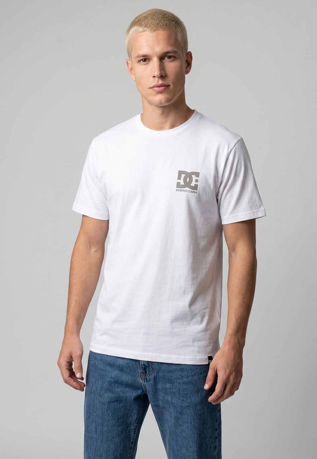 Camiseta Masculina DC Shoes Star Chest Branca