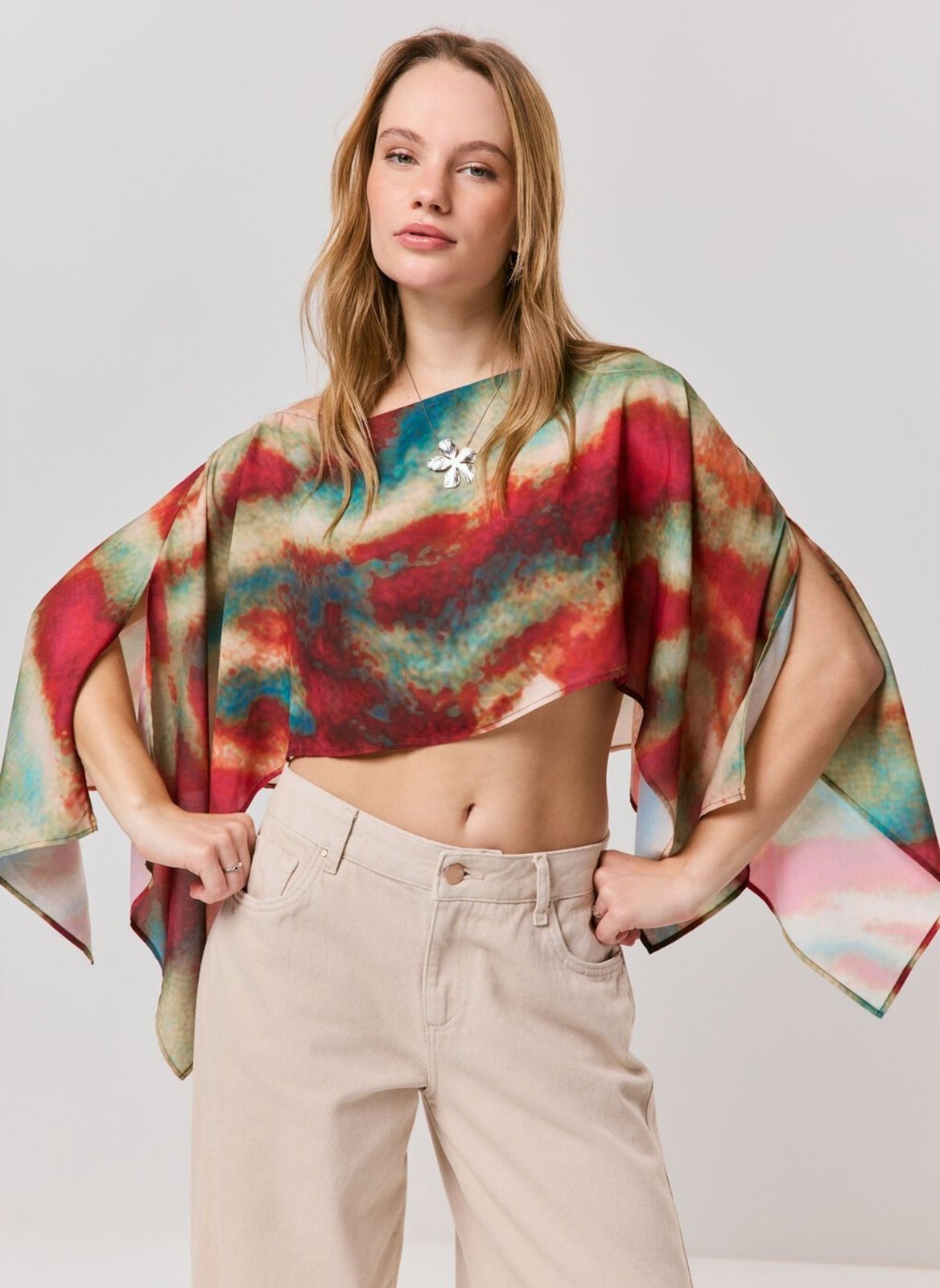 Blusa Capa Estampa Abstrata