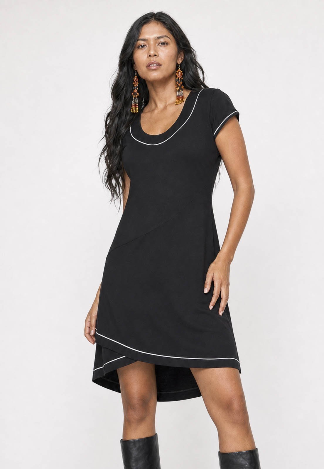 Vestido Mullet Amazonia Vital Malha Transpassado com Detalhe Branco Preto