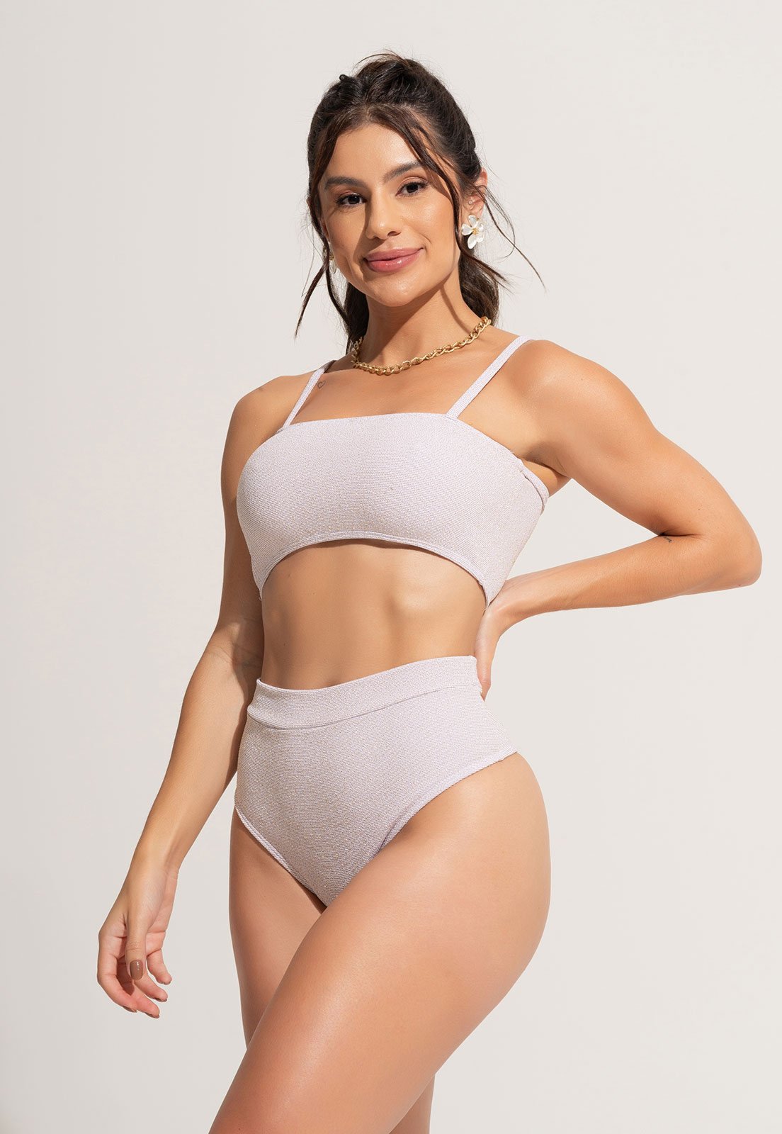 Vista 2 Biquíni Cropped Top Faixa Hot Pants Cintura Alta Lurex Areia Mvb Modas bege/branco Mvb Modas bege/branco