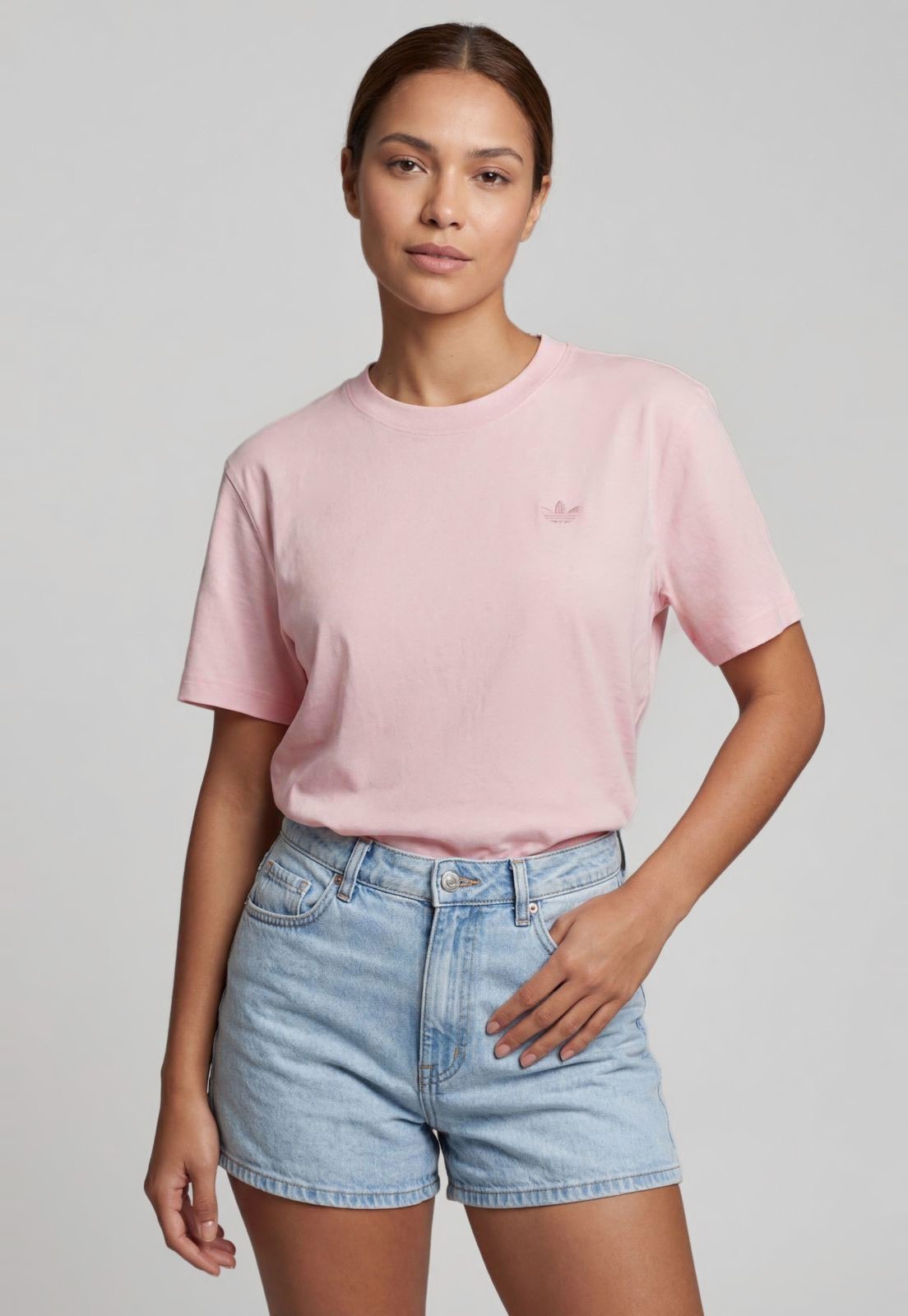 Camiseta Feminina adidas Originals Estampa em Relevo Rosa