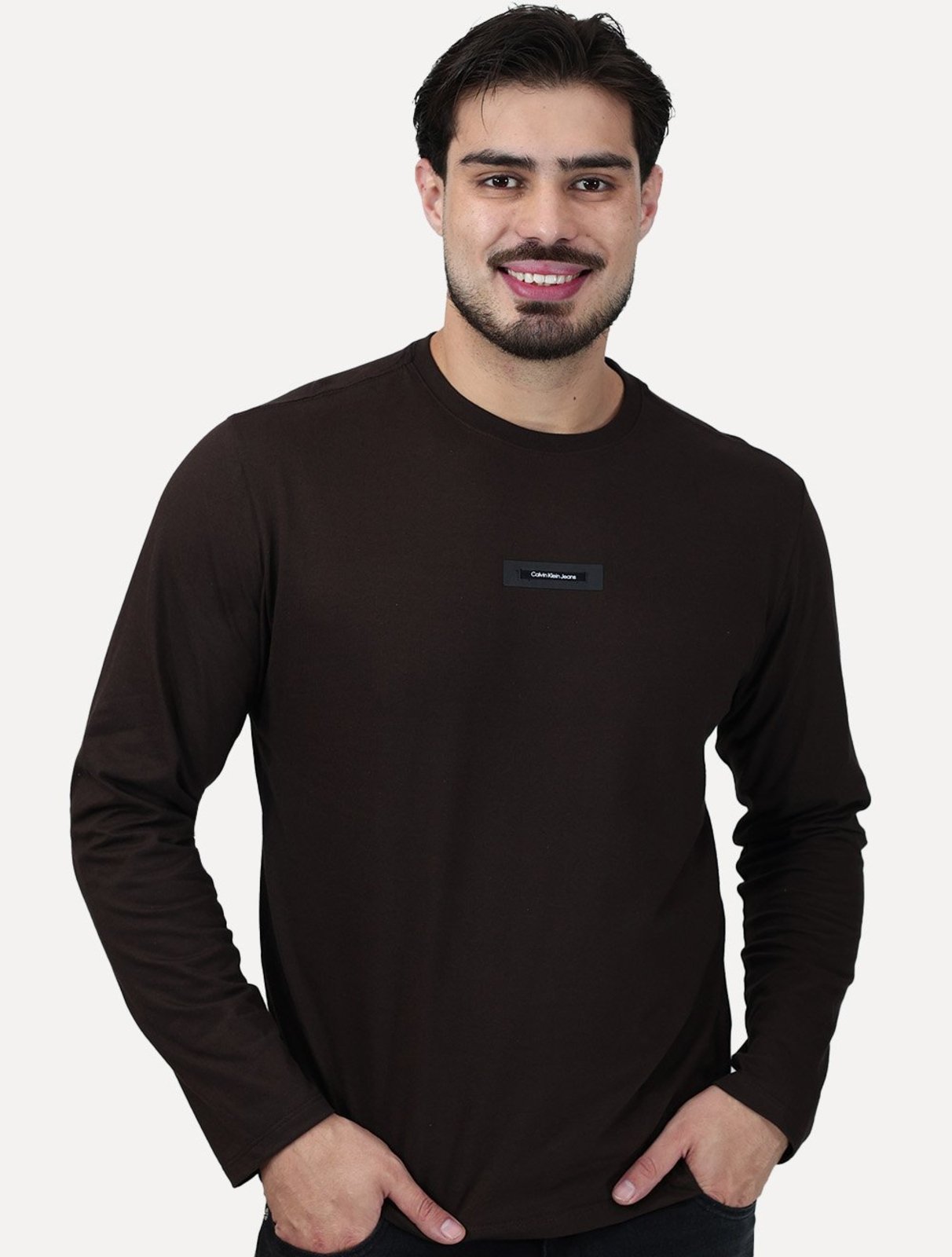 Camiseta Calvin Klein Jeans Masculina Manga Longa Logo Center Marrom