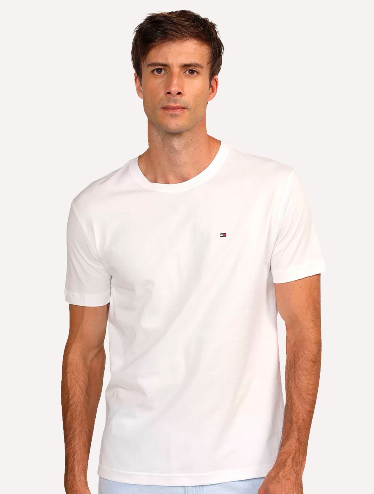 Vista 3 Kit Camisetas Tommy Hilfiger Masculina Essential Branca/Azul Royal 2UN branco azul Tommy Hilfiger branco azul