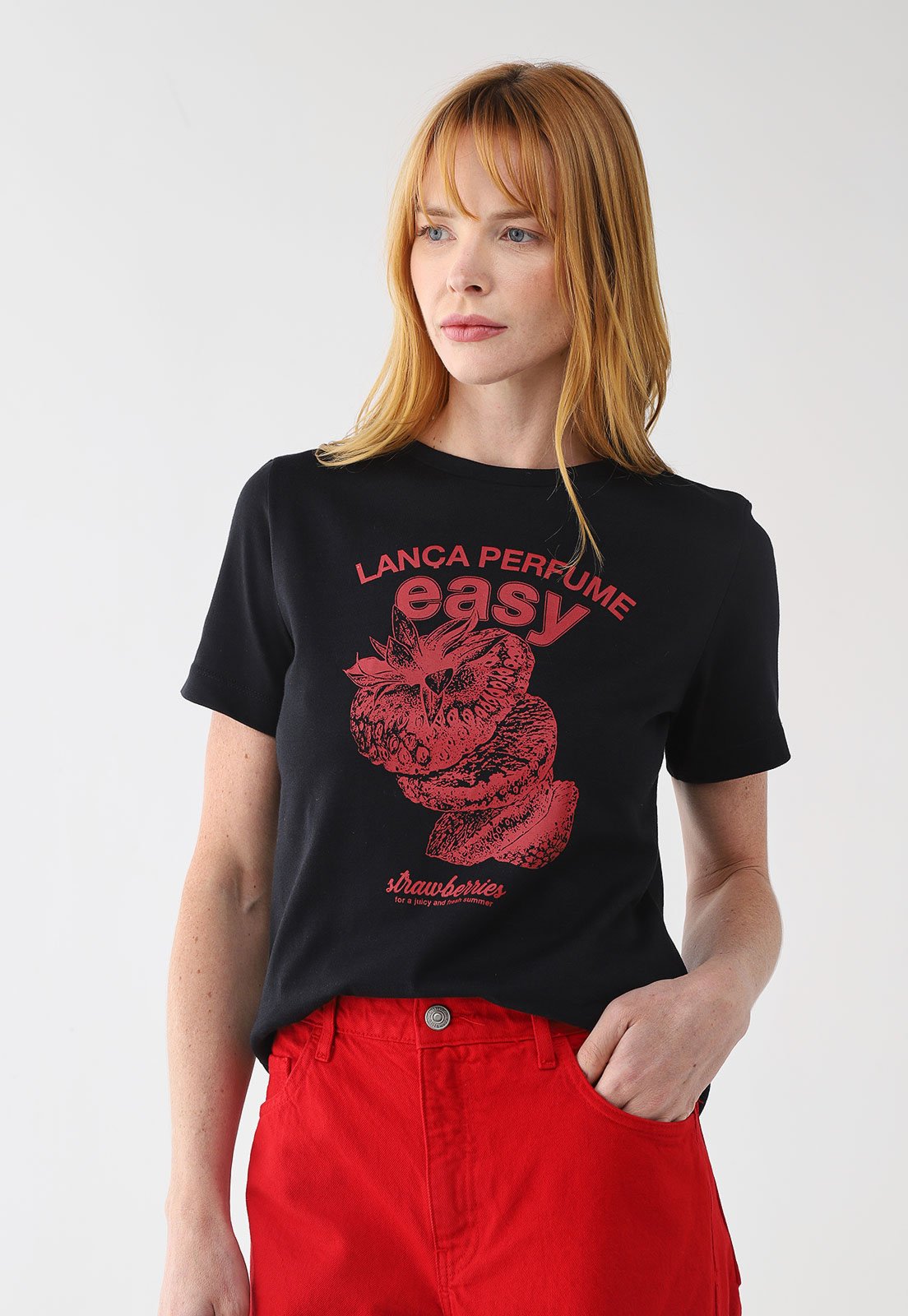 Camiseta Feminina Lança Perfume Easy Strawberries Preta