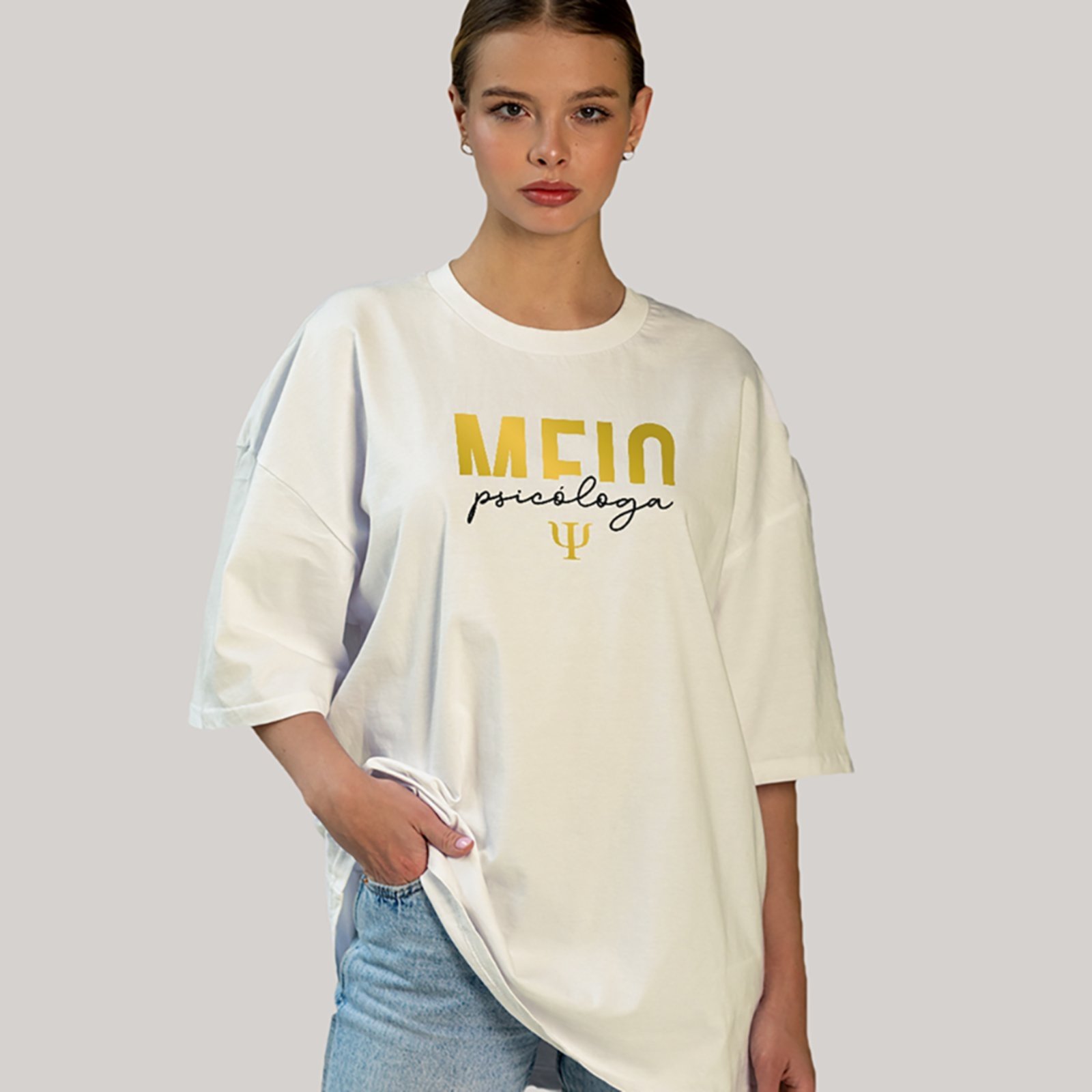 Vista 2 Camiseta Ousy Feminina Profissão Psicologia Meio Psicóloga Oversized Off White off-white white ousy off-white white