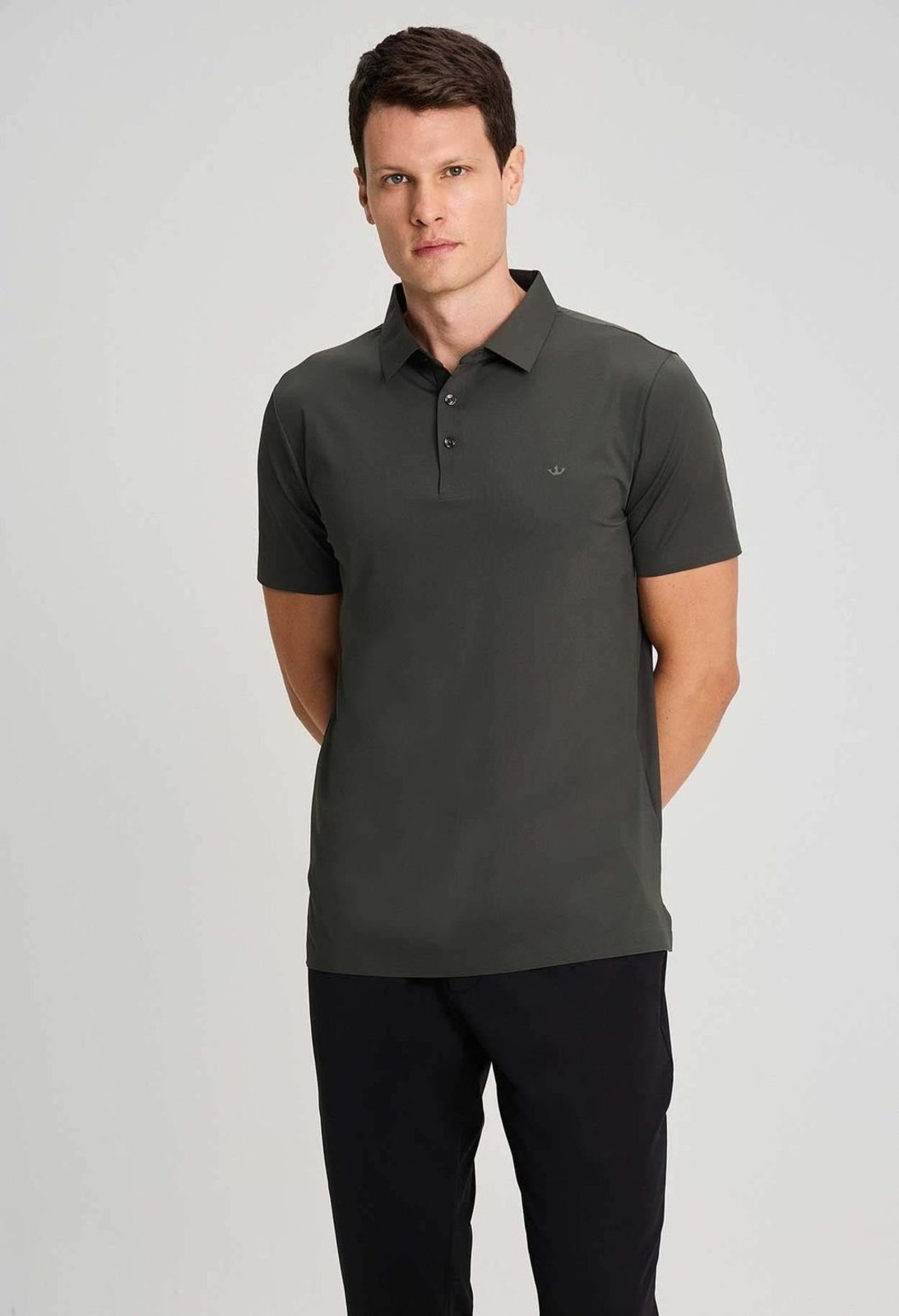 POLO DOCTHOS SLIM MANGA CURTA TEXTURIZADA TECH Polo Manga Curta Docthos Slim Sem Costura Texturizada 002 Marrom P