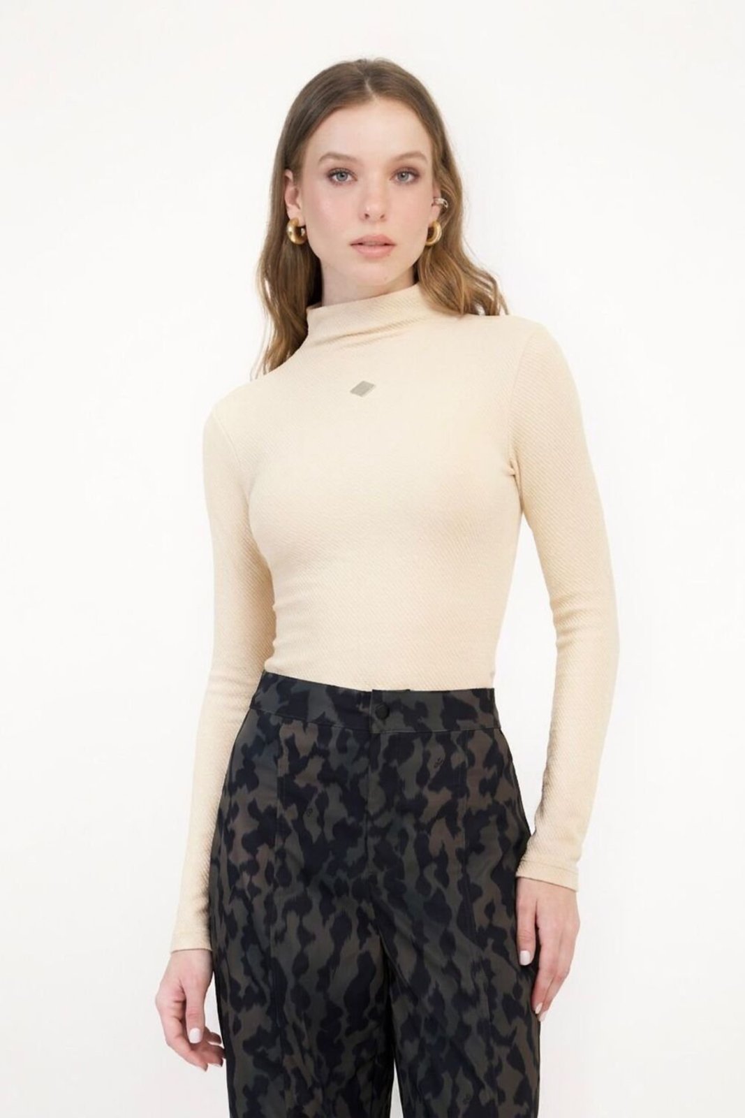 Blusa Small Gola Alta Colcci CLC Off Shell